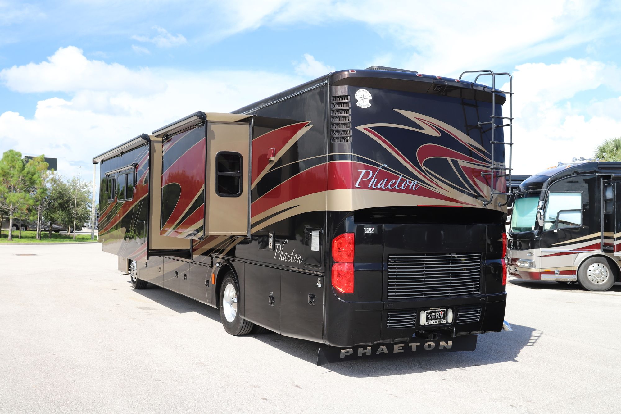 Used 2013 Tiffin Motor Homes Phaeton 40QBH Class A  For Sale