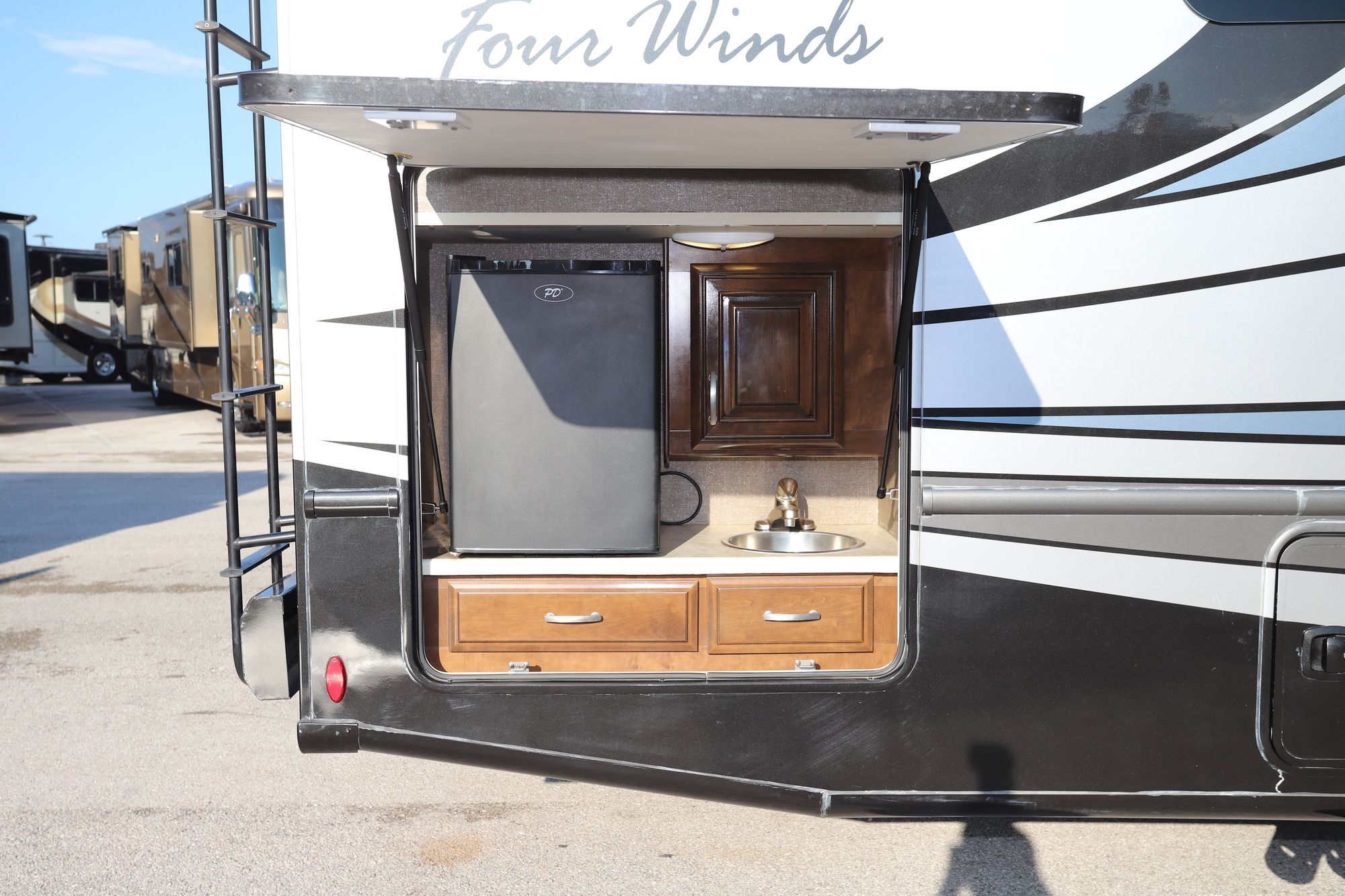 Used 2017 Thor Fourwinds 35SM Class C  For Sale