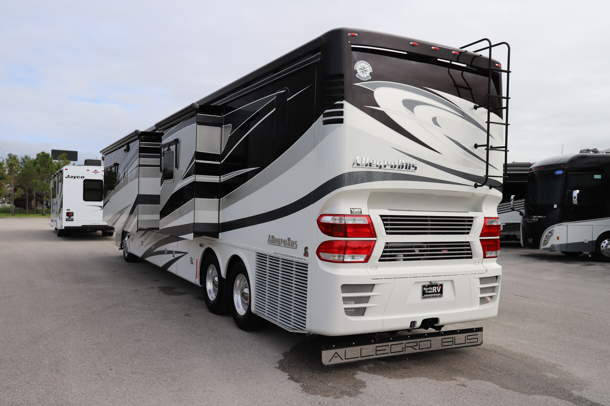 Used 2014 Tiffin Motor Homes Allegro Bus 45LP Class A  For Sale