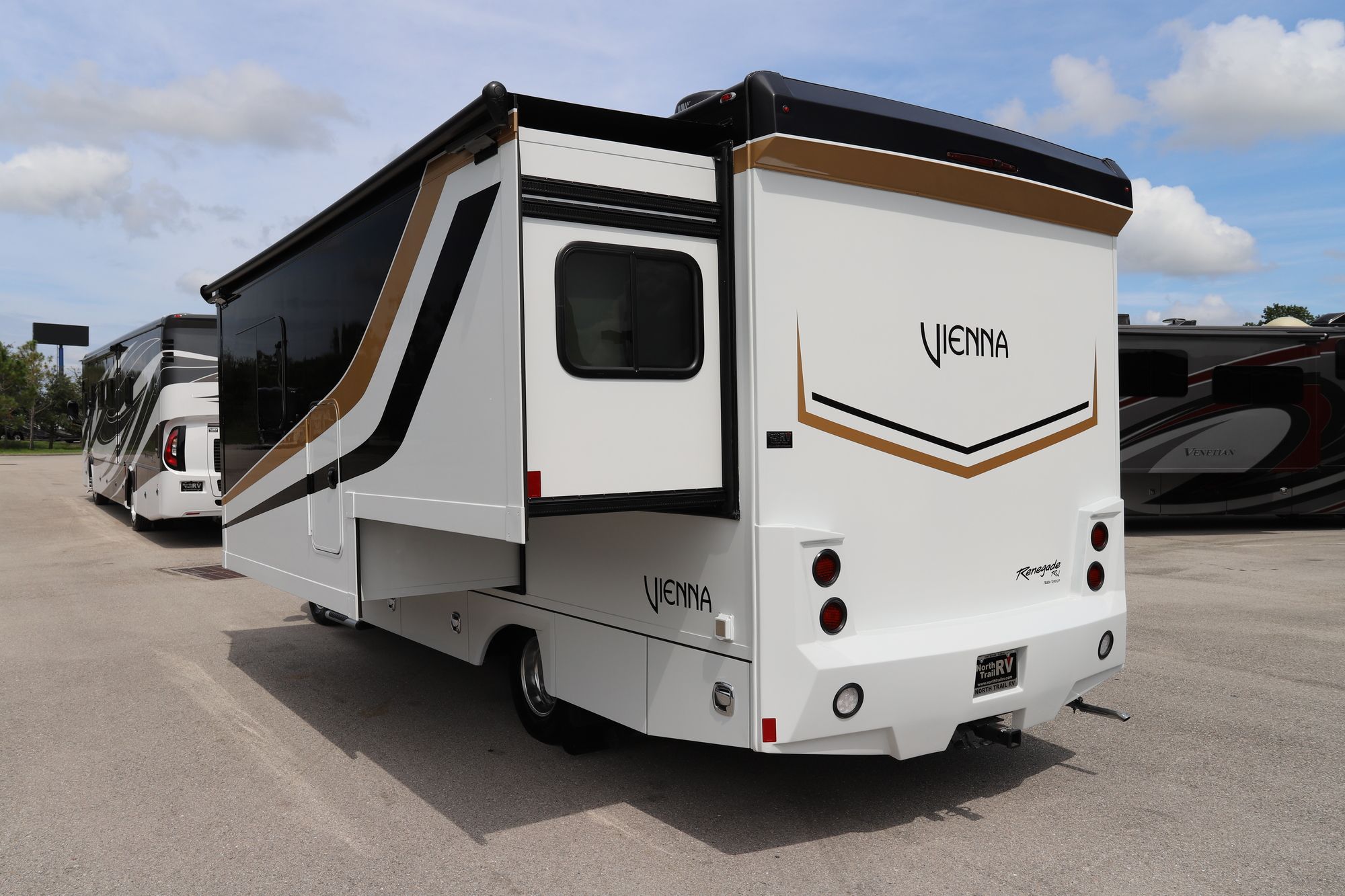 New 2021 Renegade Rv Vienna 25-V-FWC Class C  For Sale