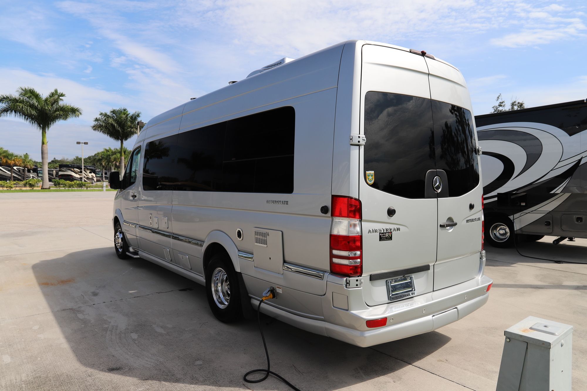 Used 2017 Airstream Interstate EXT GT TWIN Class B  For Sale