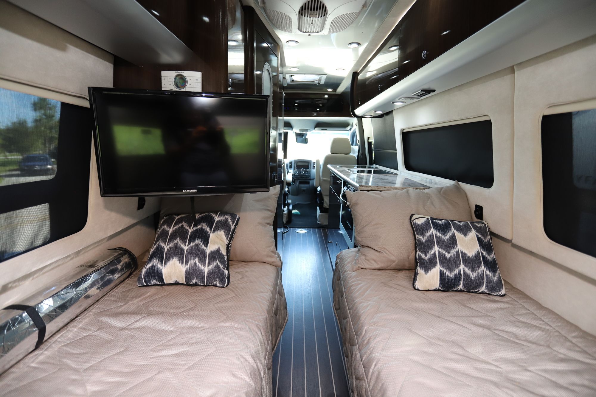 Used 2017 Airstream Interstate EXT GT TWIN Class B  For Sale