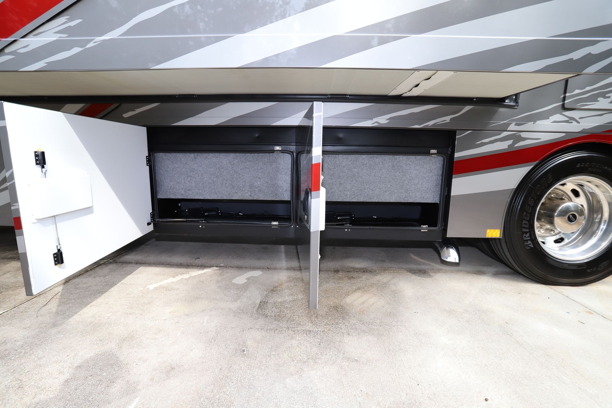 Used 2021 Renegade Rv Valencia 35 MB Super C  For Sale