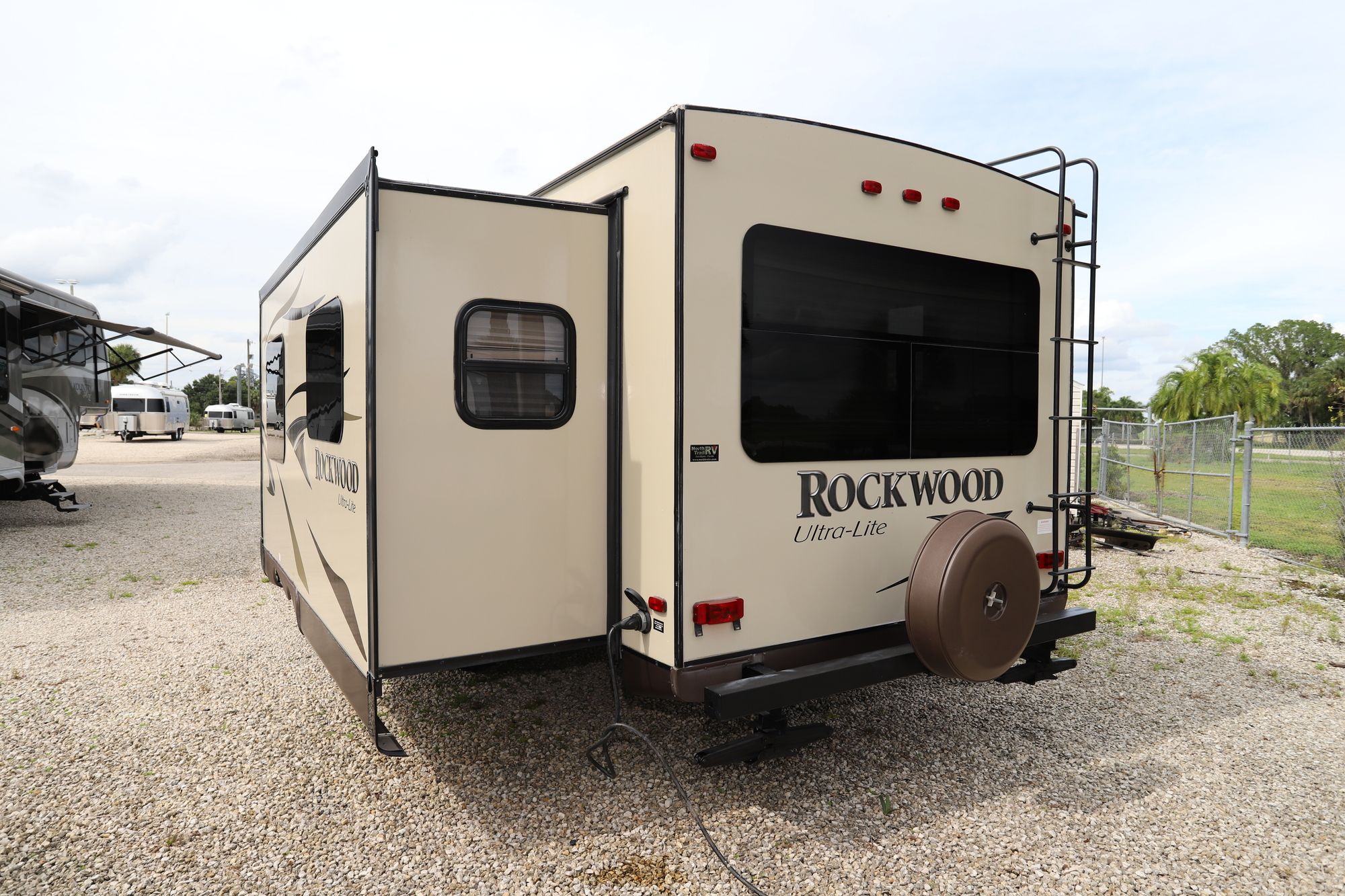 Used 2014 Forest River Rockwood 2604WS Travel Trailer  For Sale