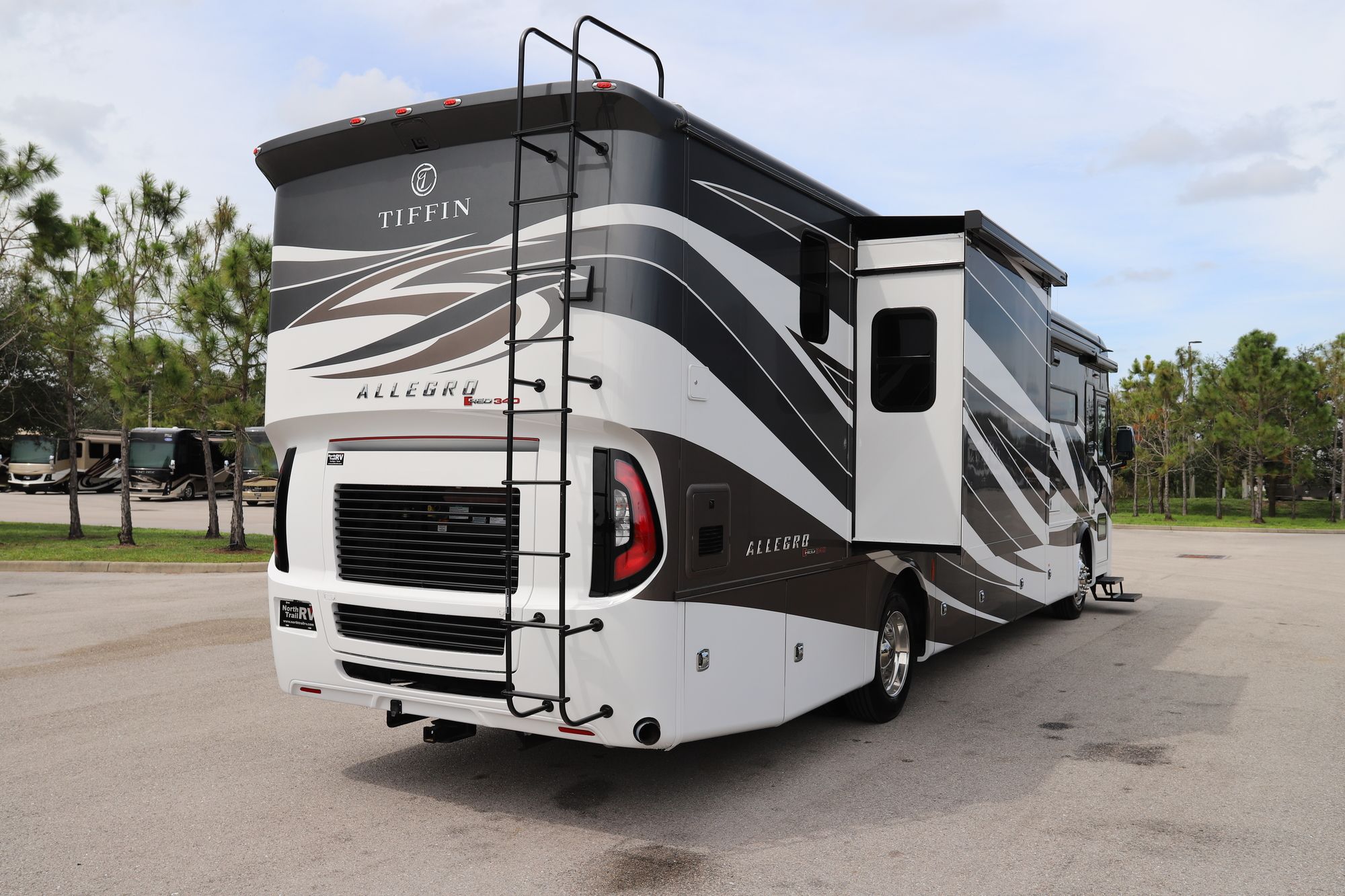 New 2021 Tiffin Motor Homes Allegro Red 38LL Class A  For Sale