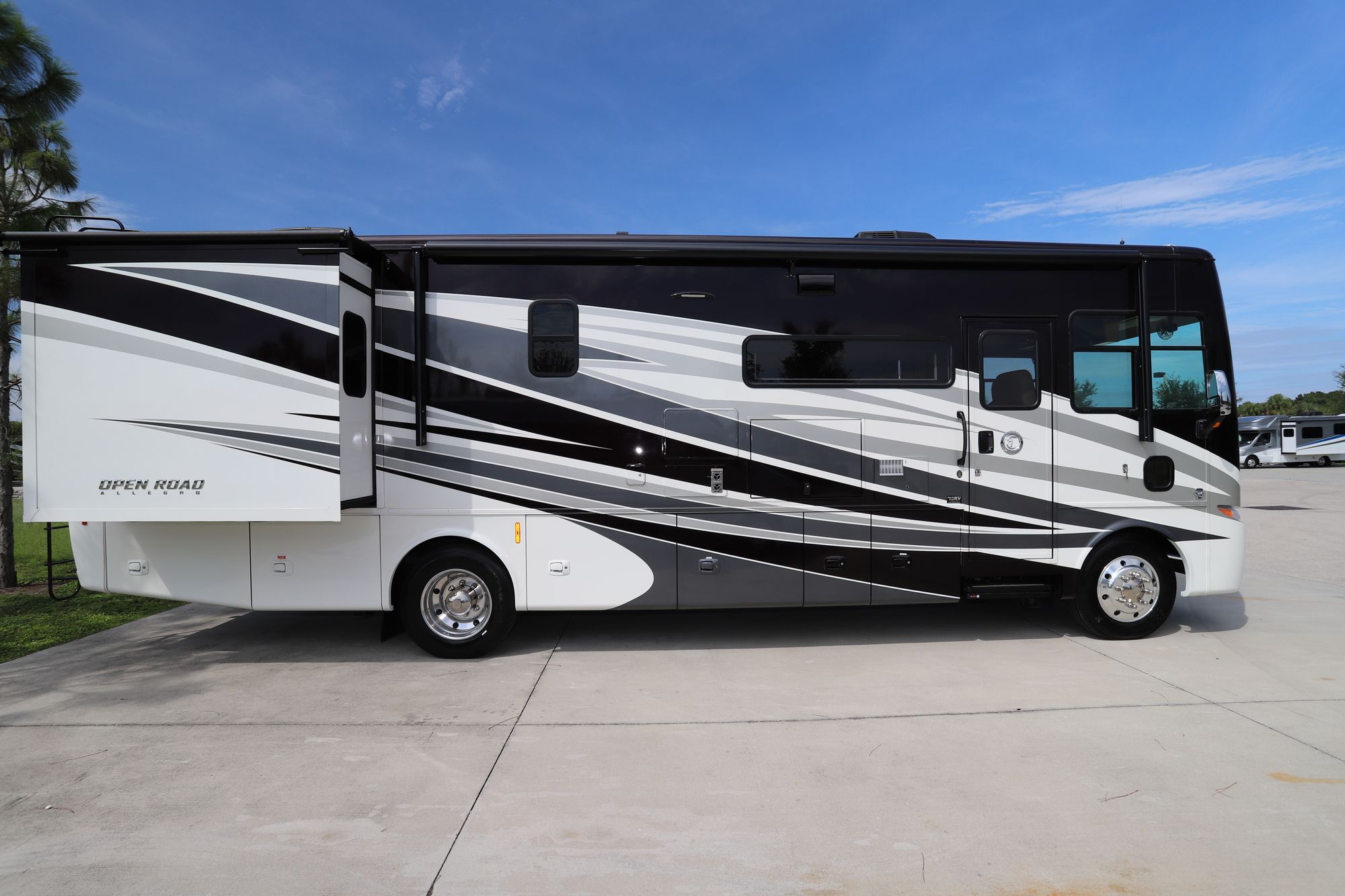 Used 2019 Tiffin Motor Homes Allegro 32SA Class A  For Sale