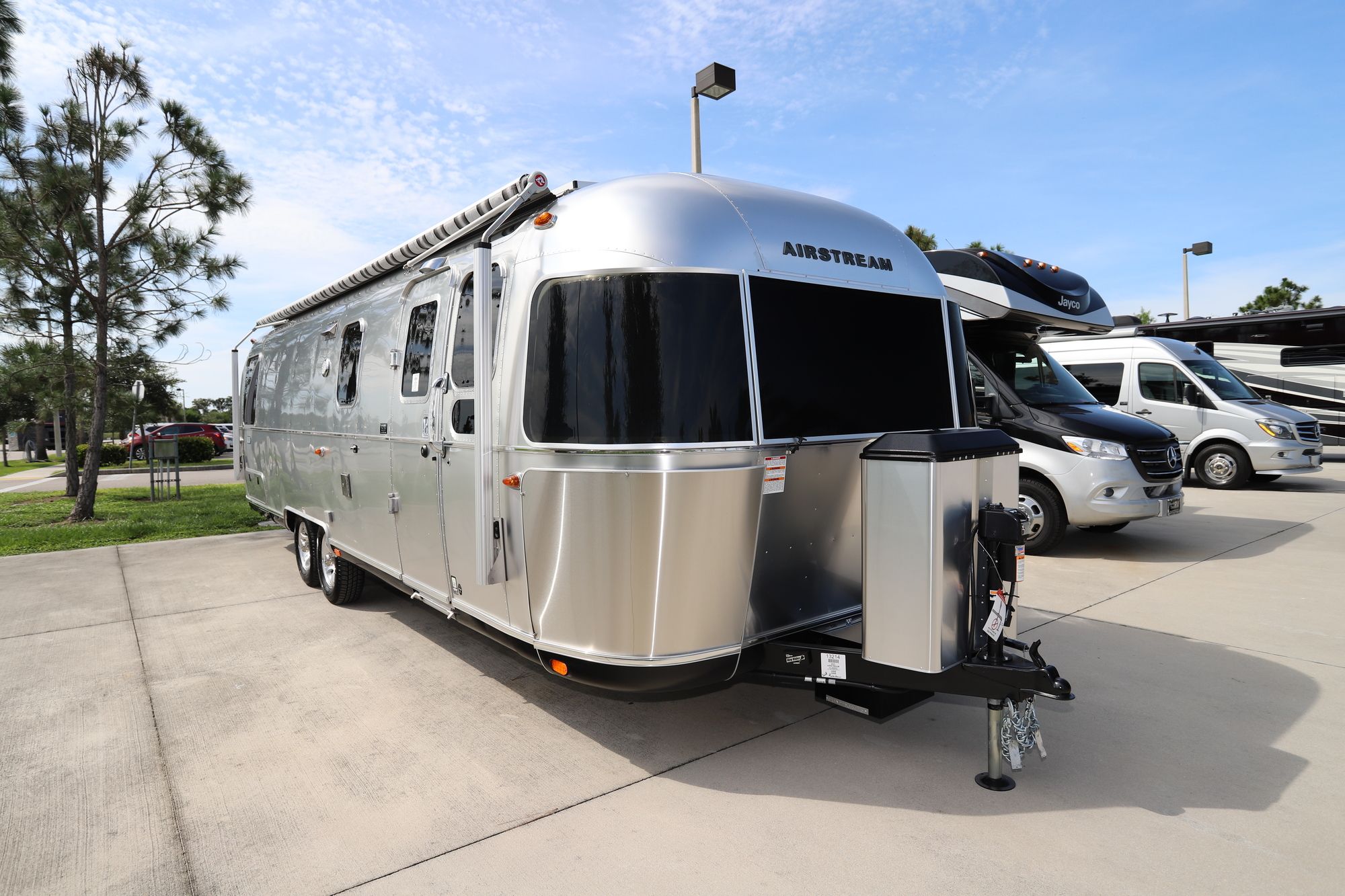 New 2021 Airstream Classic 30RB Travel Trailer  For Sale