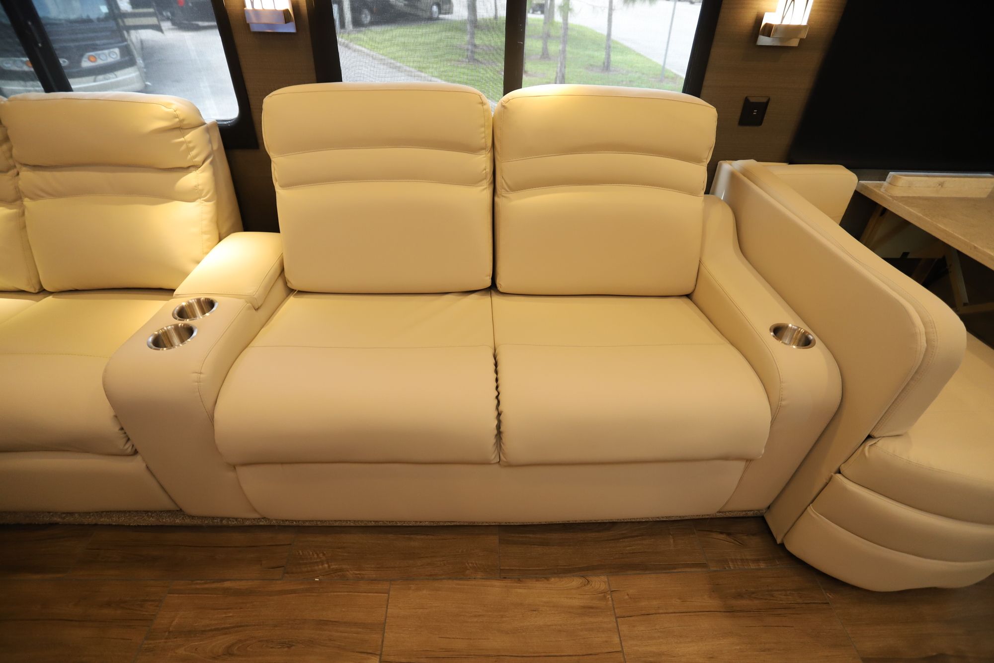 New 2021 Tiffin Motor Homes Allegro Red 38LL Class A  For Sale