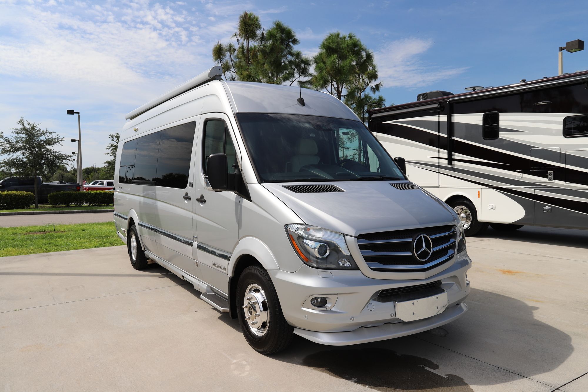 Used 2017 Airstream Interstate EXT GT TWIN Class B  For Sale