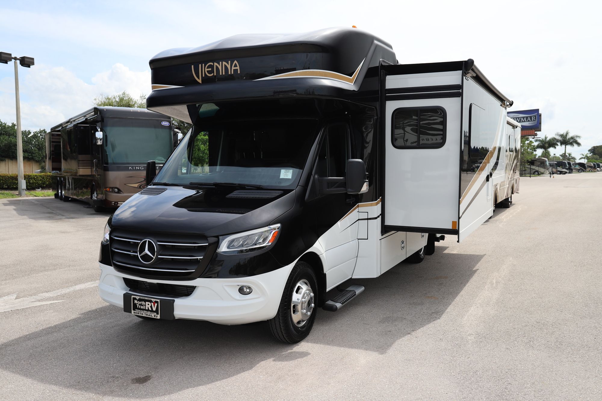 New 2021 Renegade Rv Vienna 25-V-FWC Class C  For Sale