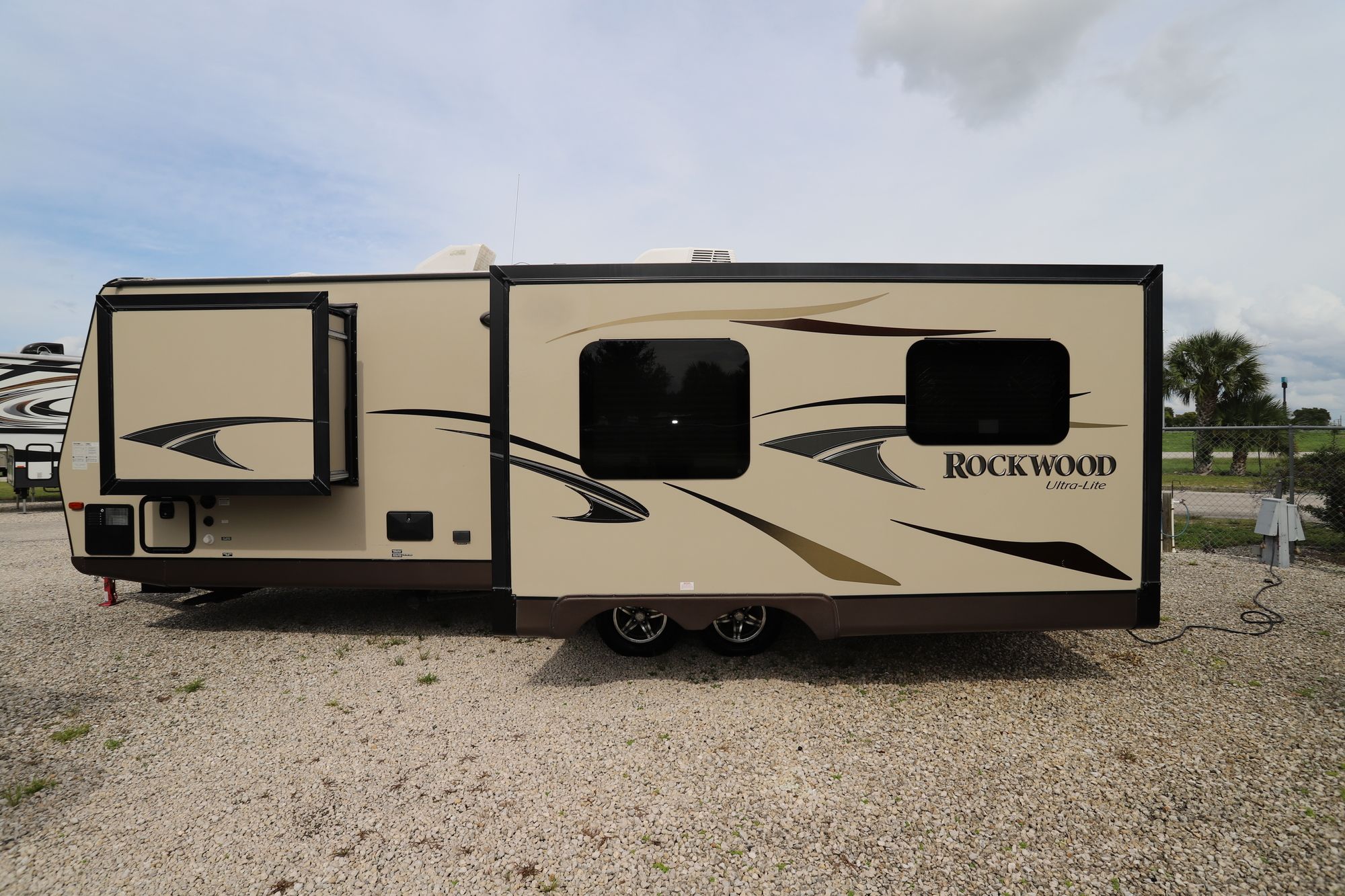 Used 2014 Forest River Rockwood 2604WS Travel Trailer  For Sale