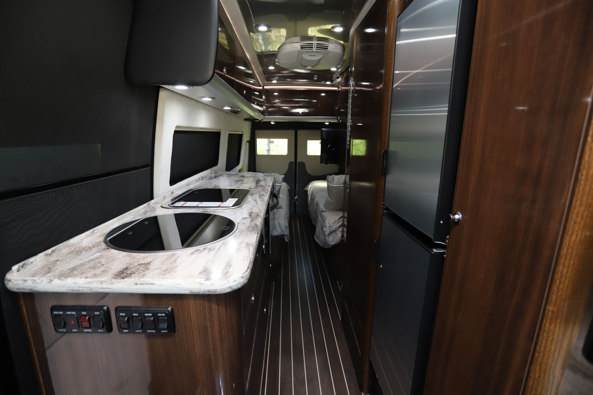 Used 2017 Airstream Interstate EXT GT TWIN Class B  For Sale