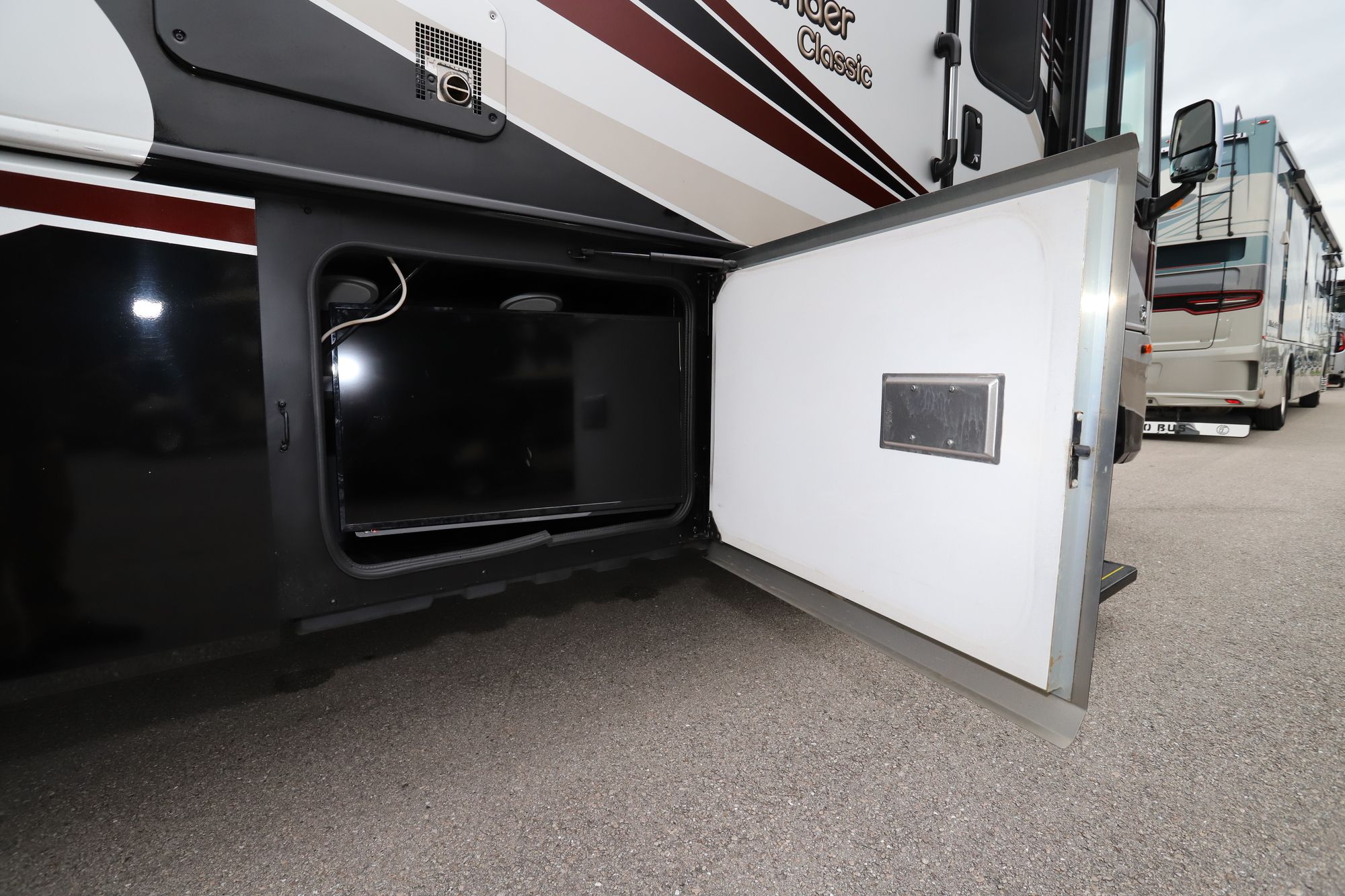 Used 2014 Fleetwood Bounder 34B Class A  For Sale