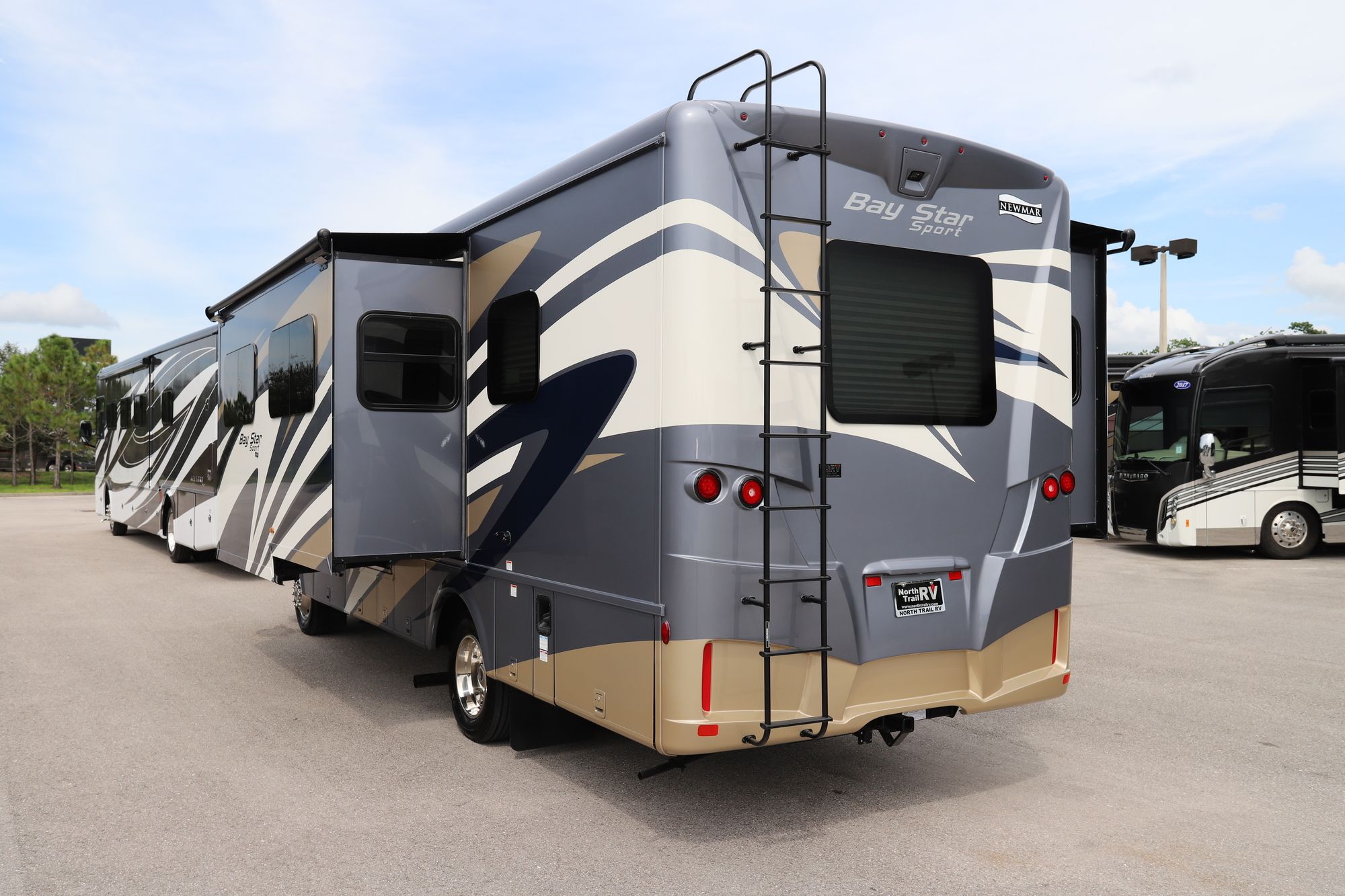 New 2021 Newmar Bay Star Sport 2702 Class A  For Sale