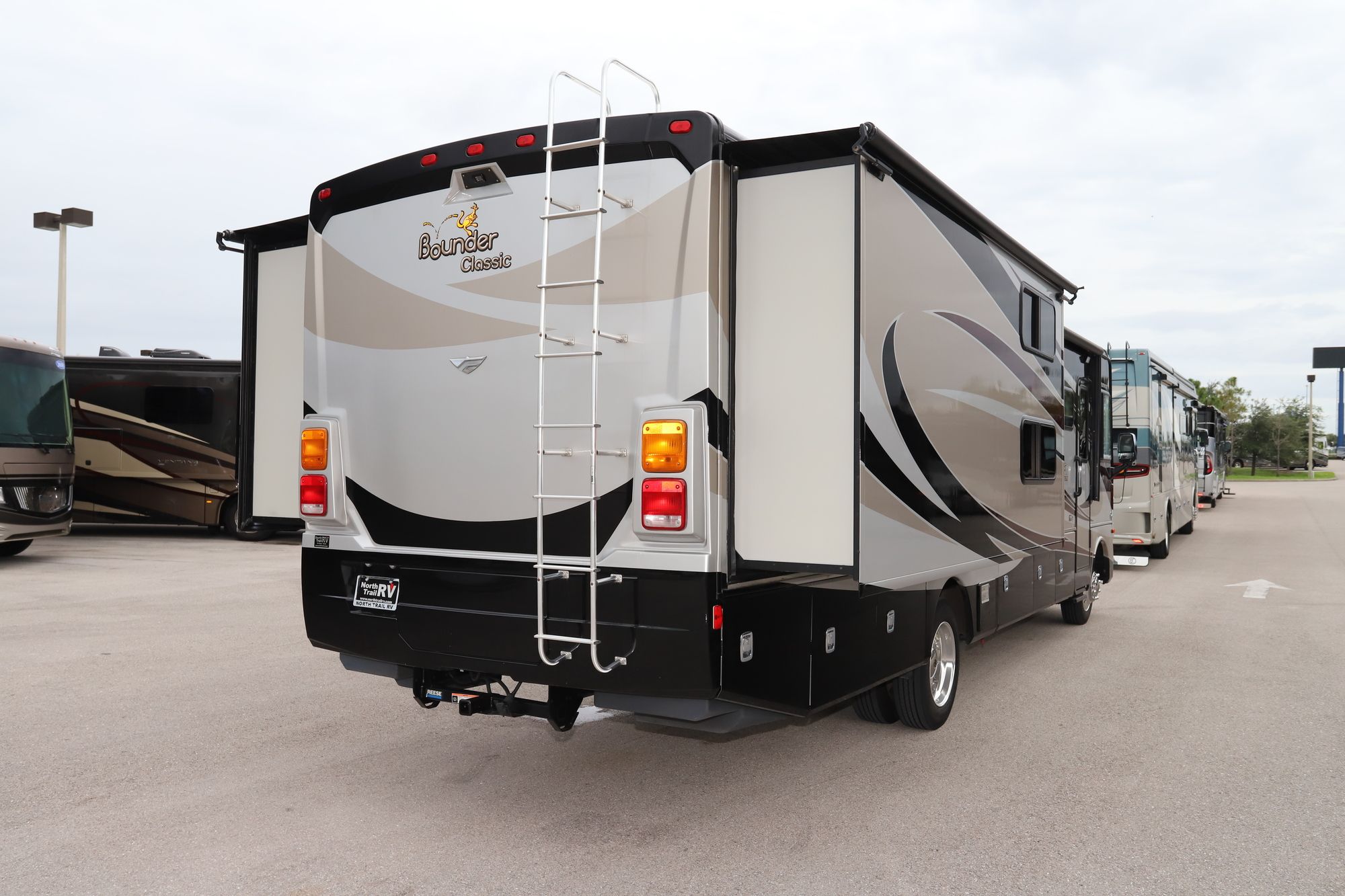 Used 2014 Fleetwood Bounder 34B Class A  For Sale