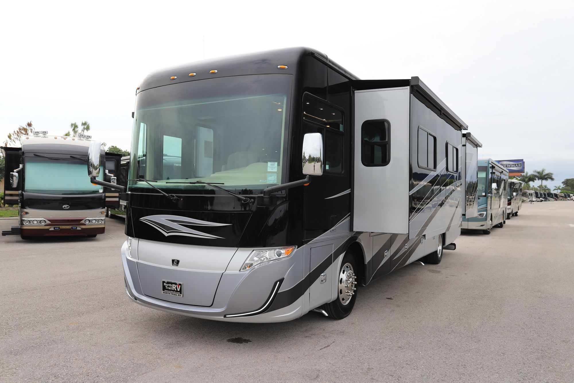 New 2021 Tiffin Motor Homes Allegro Red 38KA Class A  For Sale