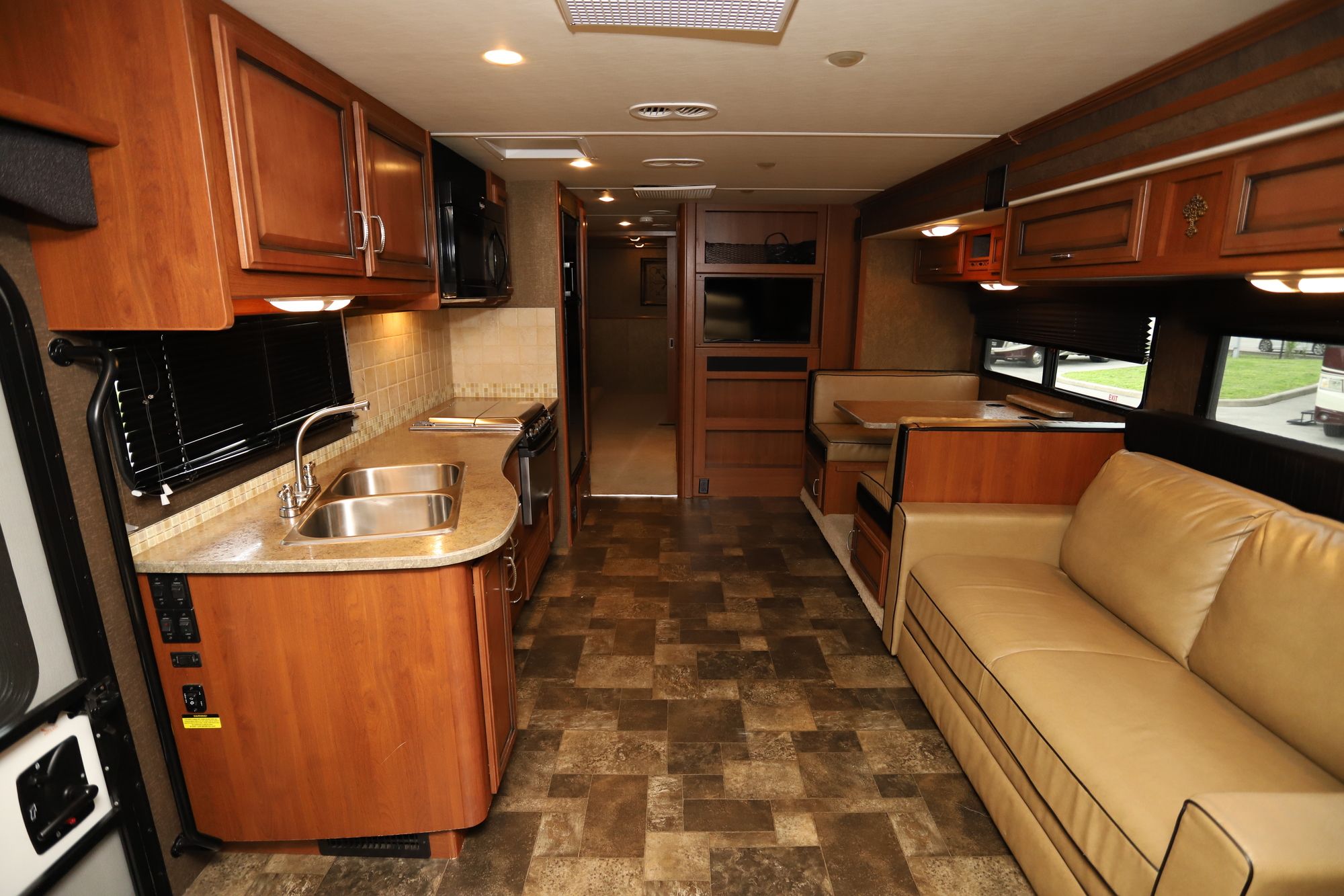 Used 2014 Fleetwood Bounder 34B Class A  For Sale