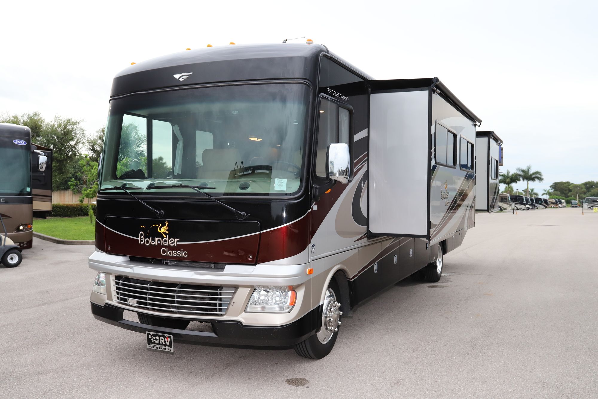 Used 2014 Fleetwood Bounder 34B Class A  For Sale