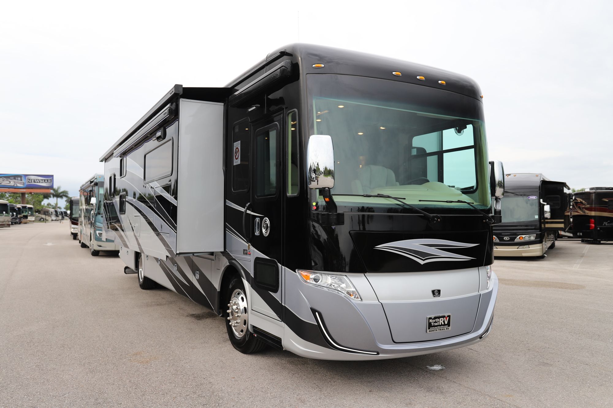 New 2021 Tiffin Motor Homes Allegro Red 38KA Class A  For Sale