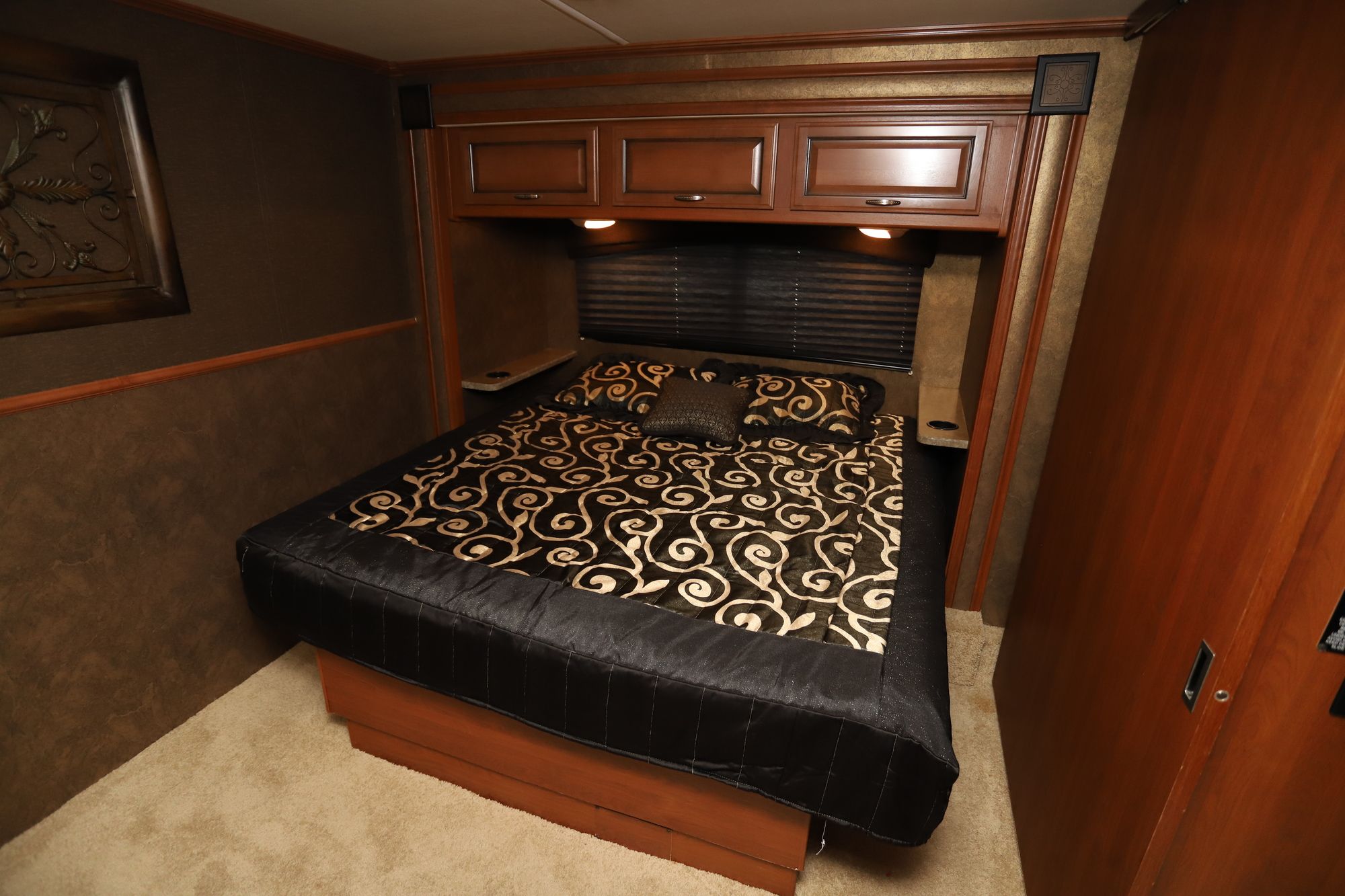 Used 2014 Fleetwood Bounder 34B Class A  For Sale