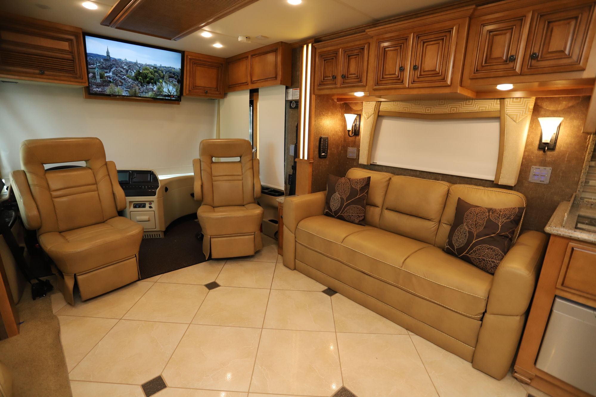 Used 2014 Newmar Dutch Star 4369 Class A  For Sale