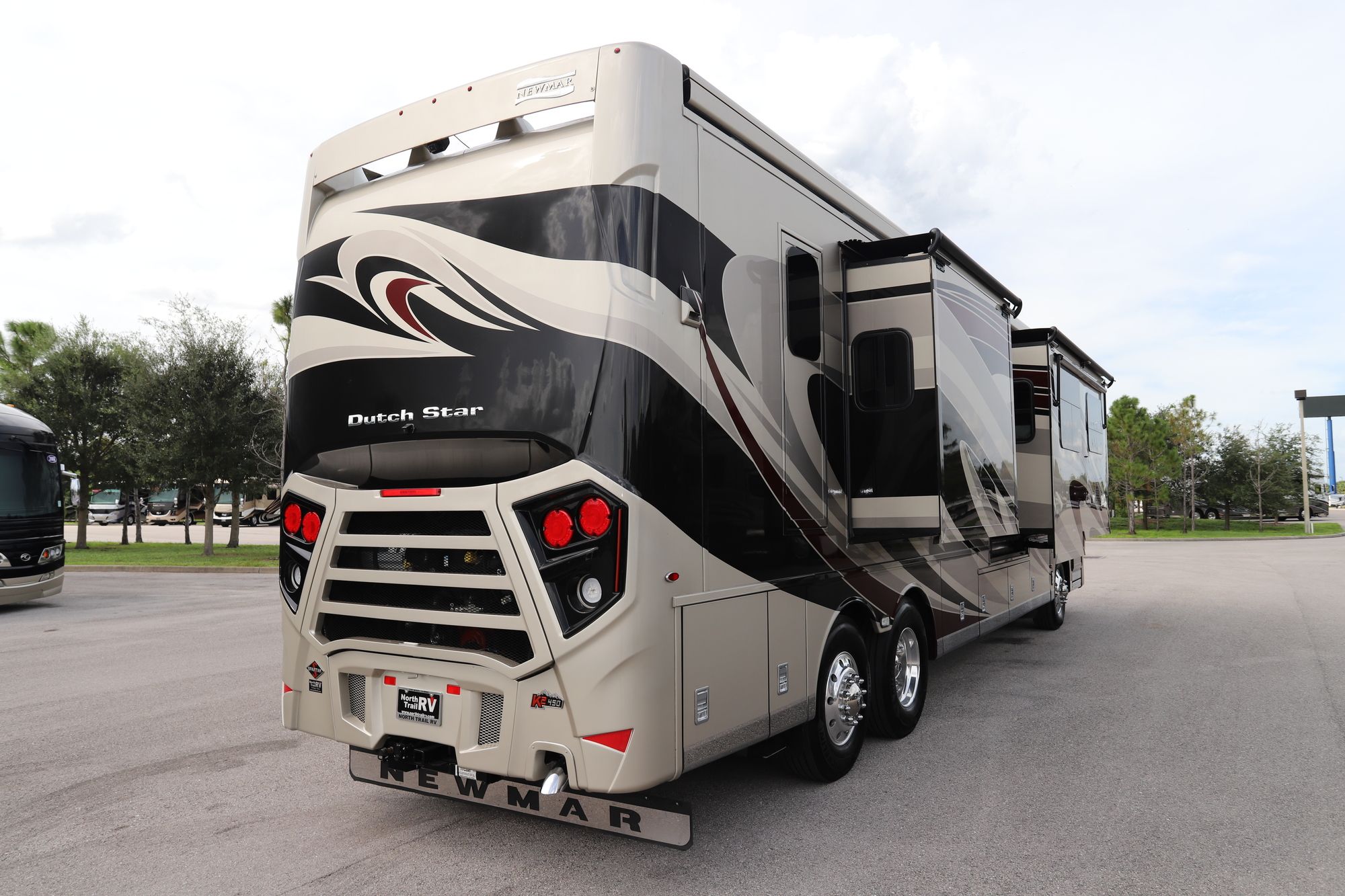 Used 2019 Newmar Dutch Star 4002 Class A  For Sale