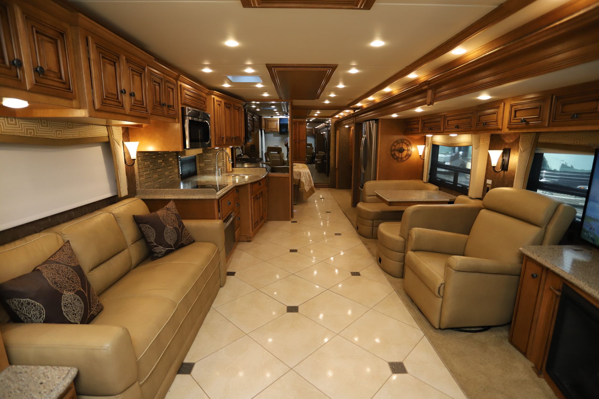 Used 2014 Newmar Dutch Star 4369 Class A  For Sale