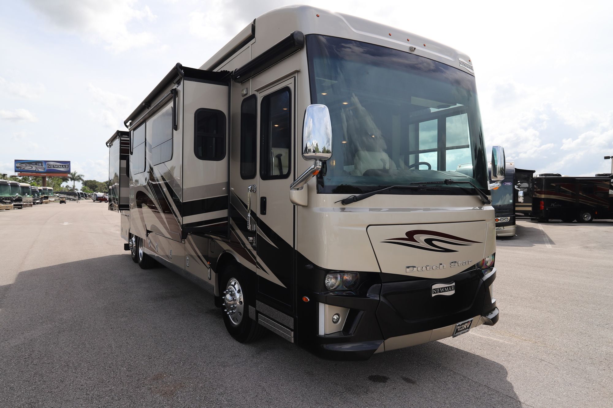 Used 2019 Newmar Dutch Star 4002 Class A  For Sale