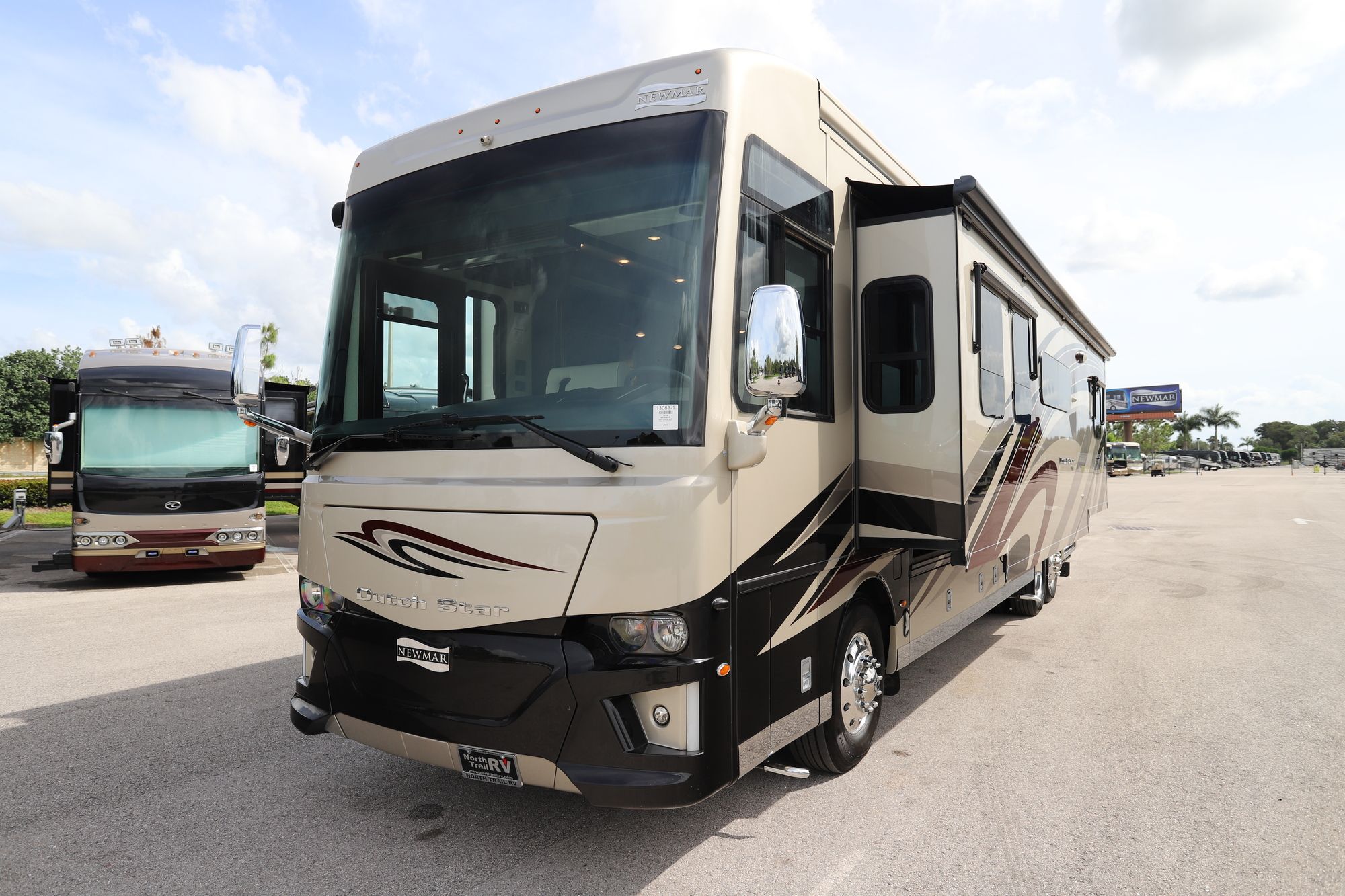 Used 2019 Newmar Dutch Star 4002 Class A  For Sale