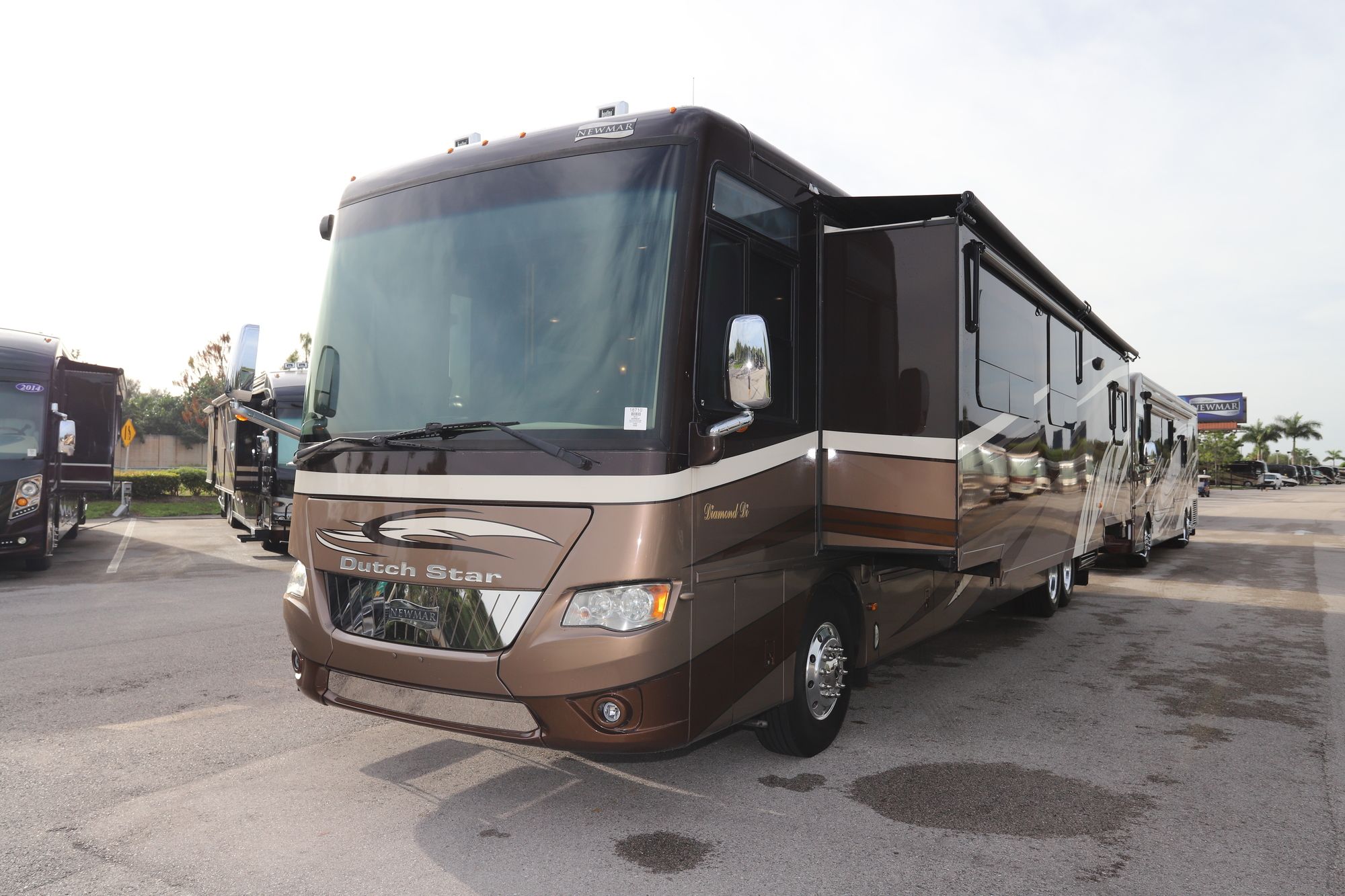 Used 2014 Newmar Dutch Star 4369 Class A  For Sale