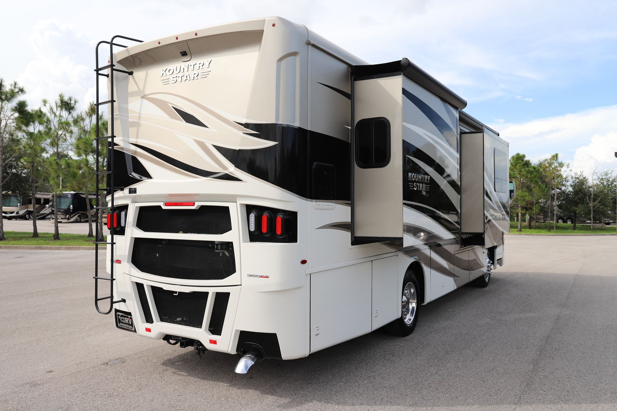 New 2021 Newmar Kountry Star 3426 Class A  For Sale