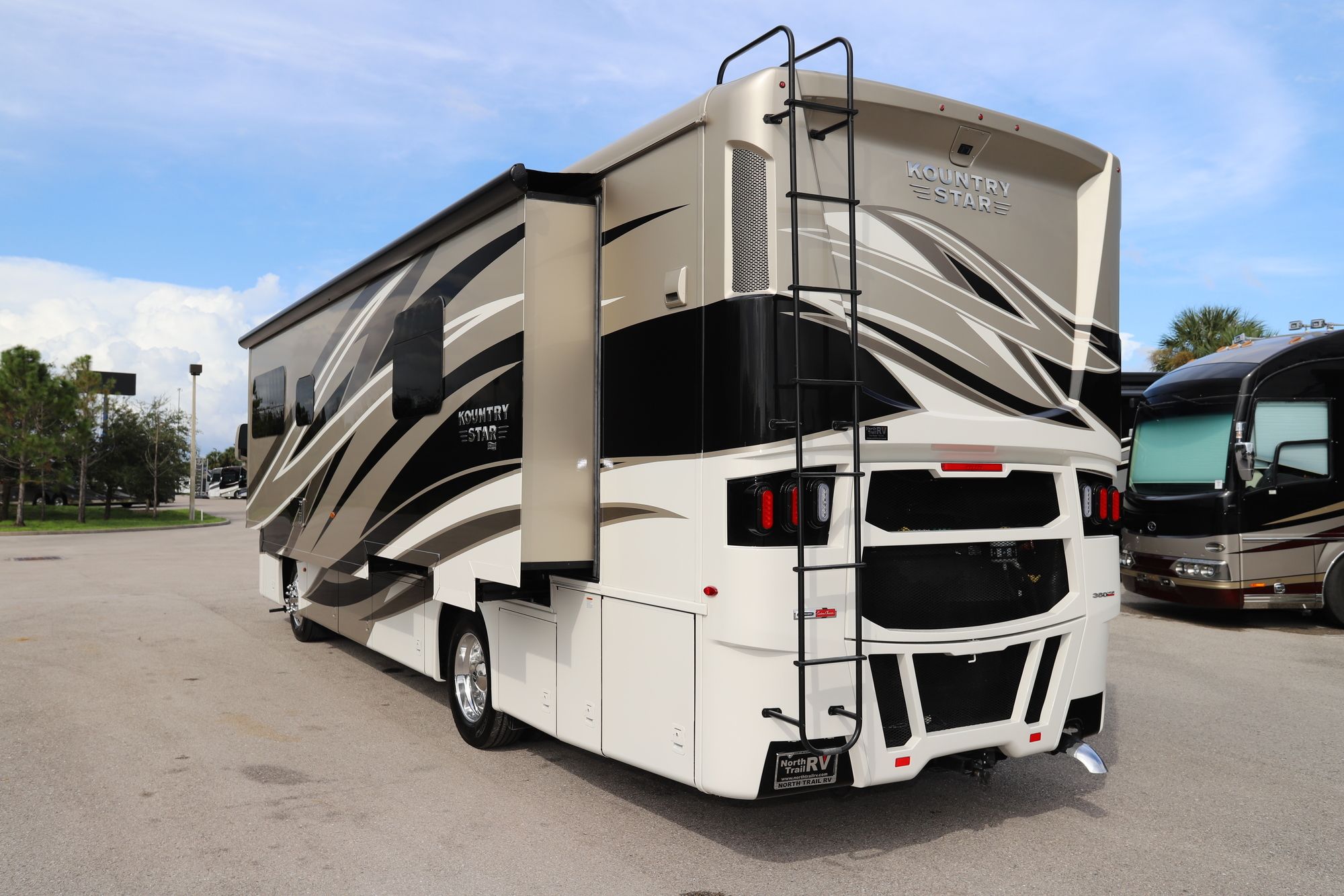 New 2021 Newmar Kountry Star 3426 Class A  For Sale