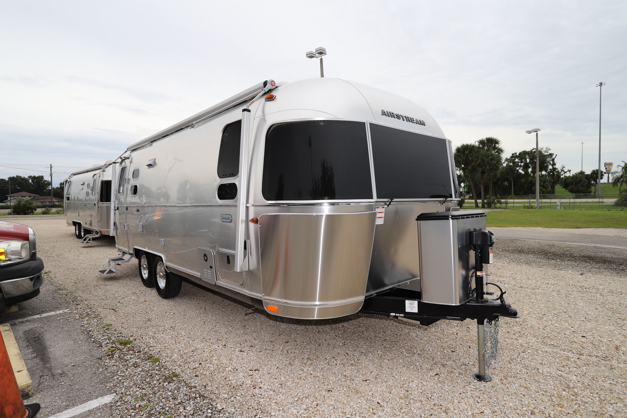 New 2021 Airstream Globetrotter 25FB Travel Trailer  For Sale