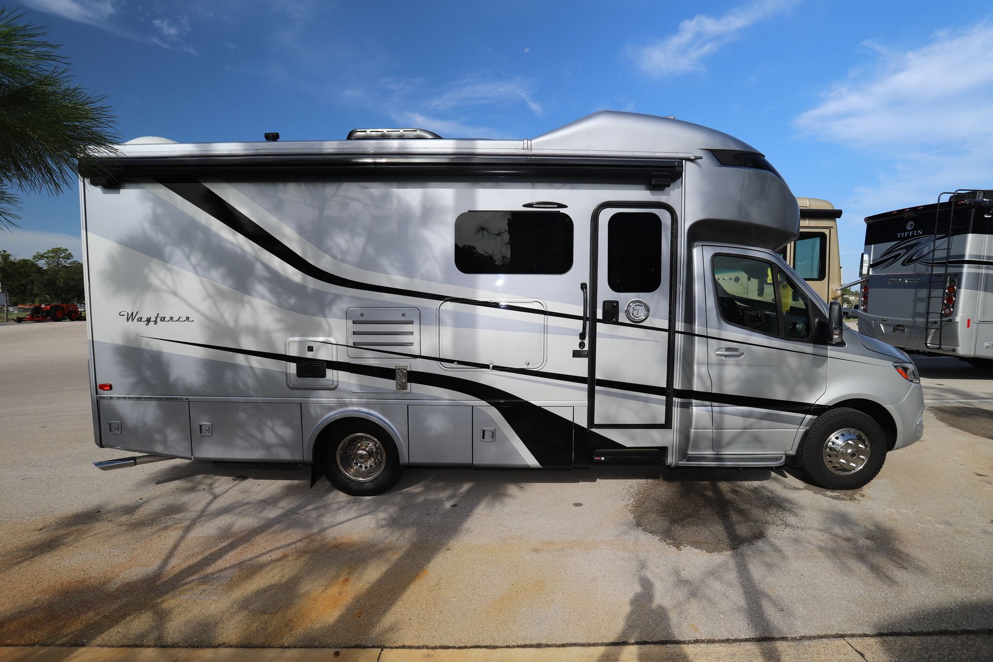 Used 2020 Tiffin Motor Homes Wayfarer 25RW Class C  For Sale