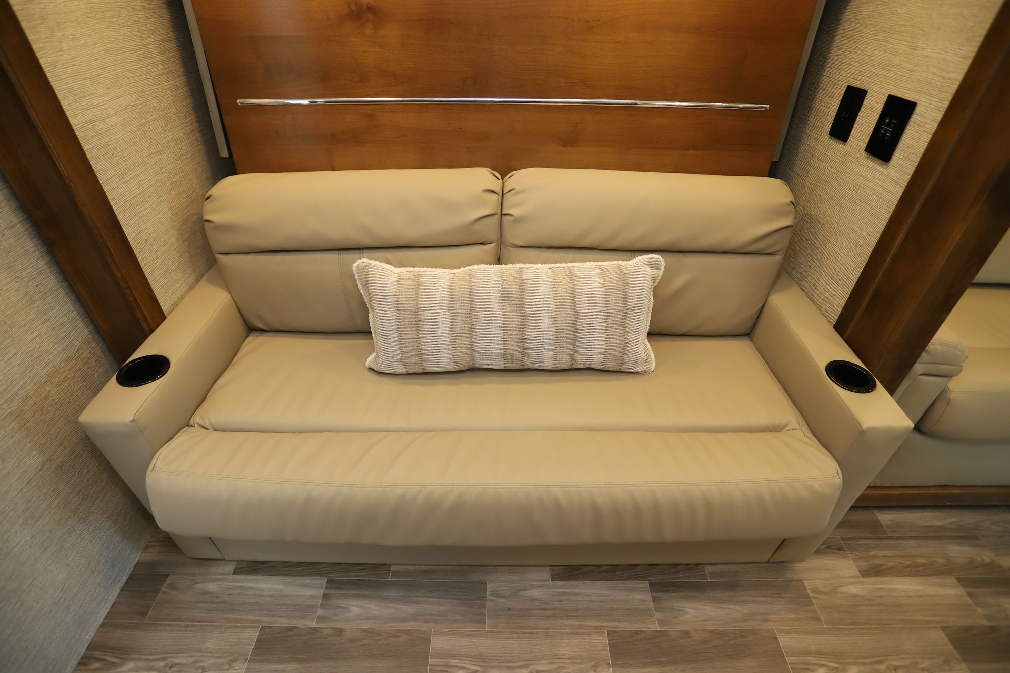 Used 2020 Tiffin Motor Homes Wayfarer 25RW Class C  For Sale