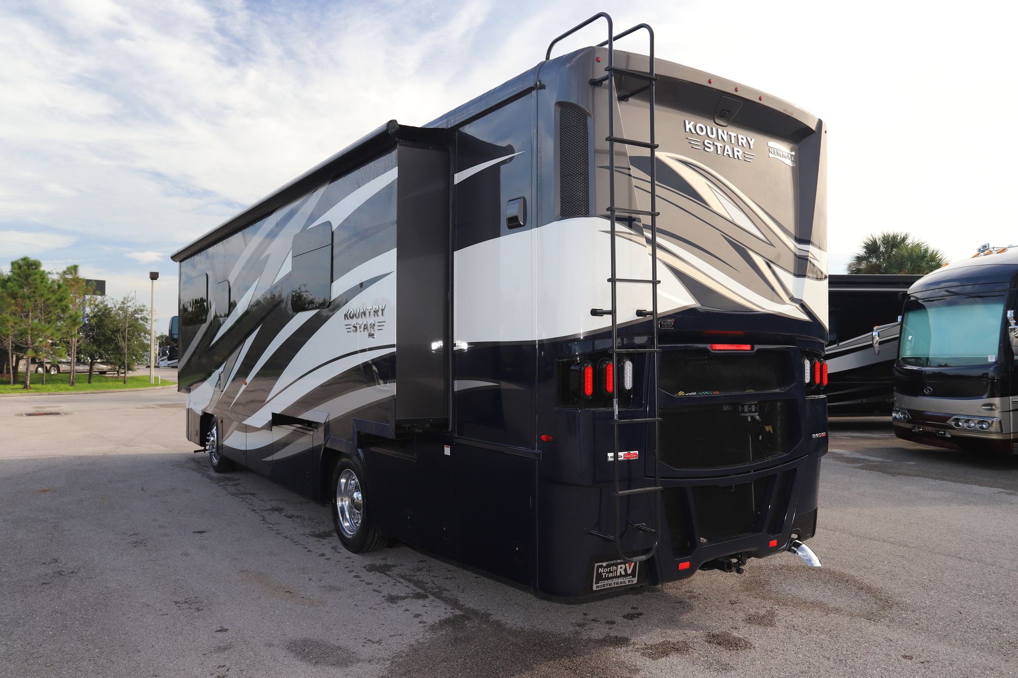 New 2021 Newmar Kountry Star 3426 Class A  For Sale