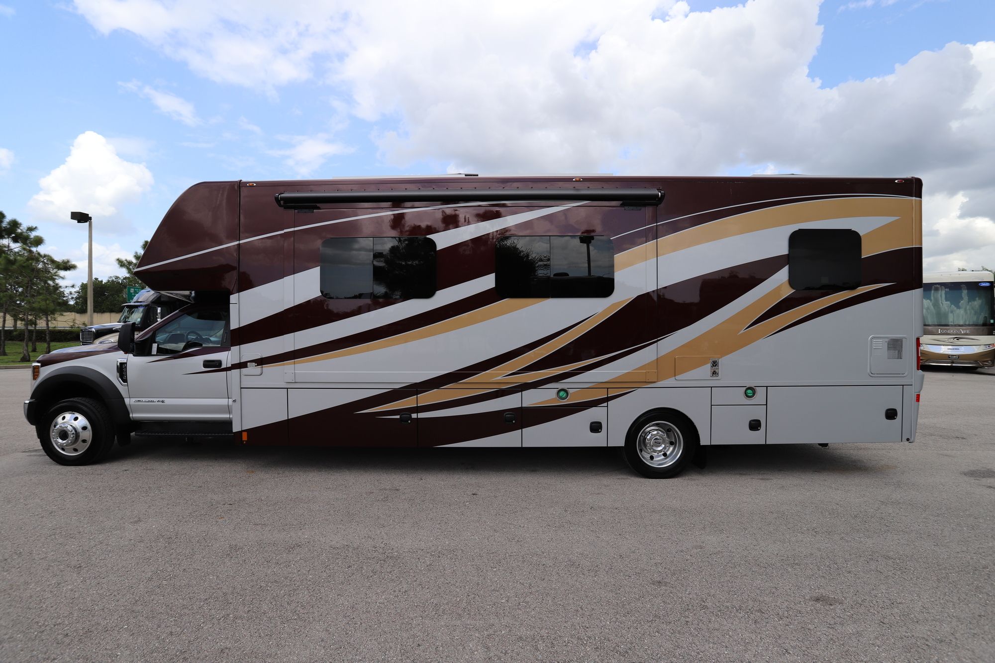 New 2021 Renegade Rv Veracruz 35MDS Class C  For Sale