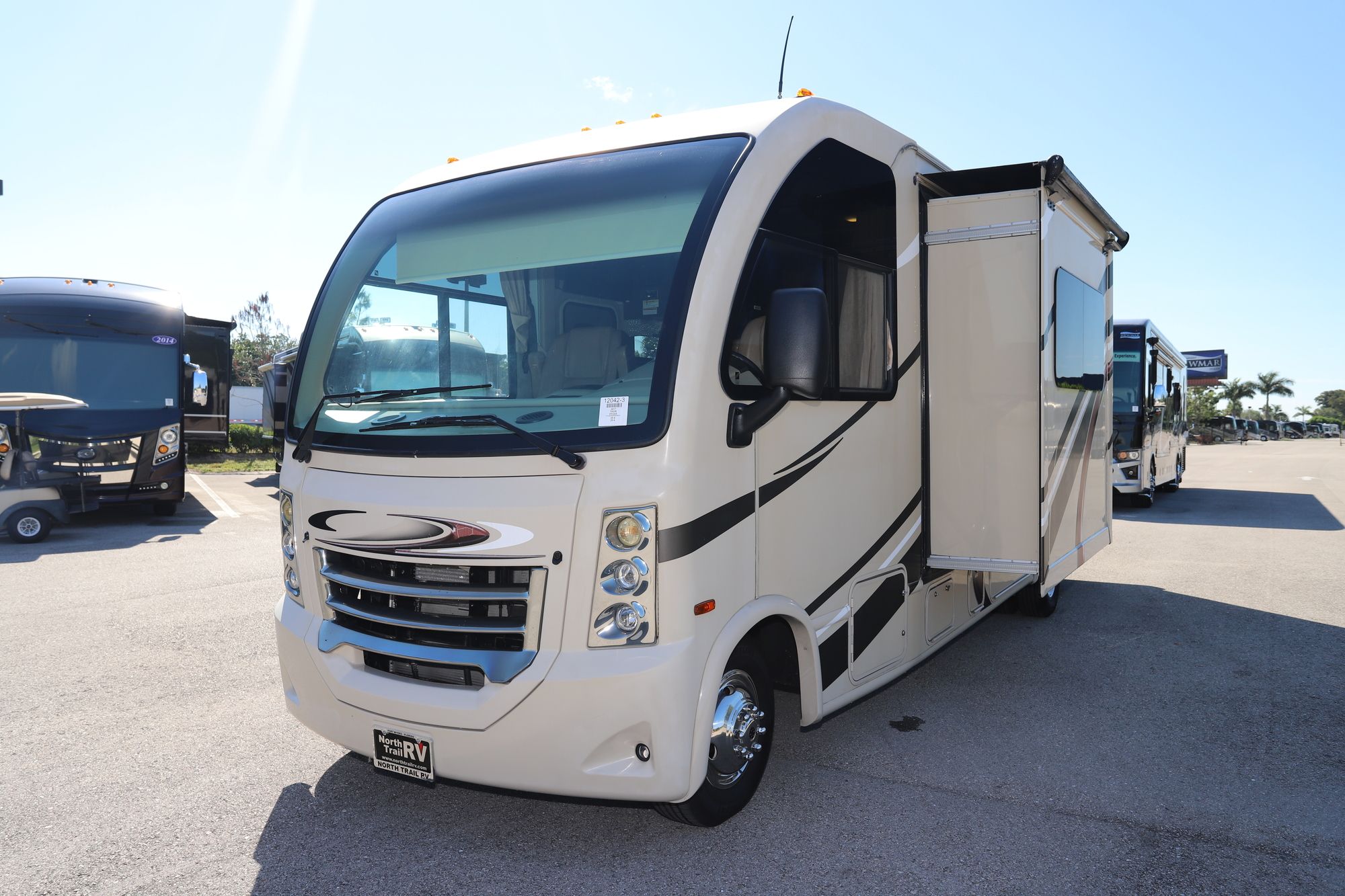 Used 2017 Thor Vegas 25.4 Class A  For Sale