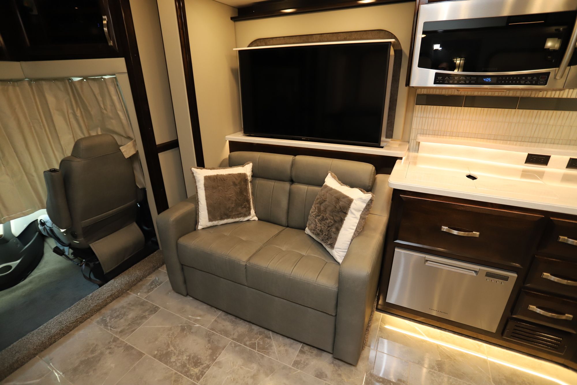 New 2021 Renegade Rv Ikon i4534RX Super C  For Sale