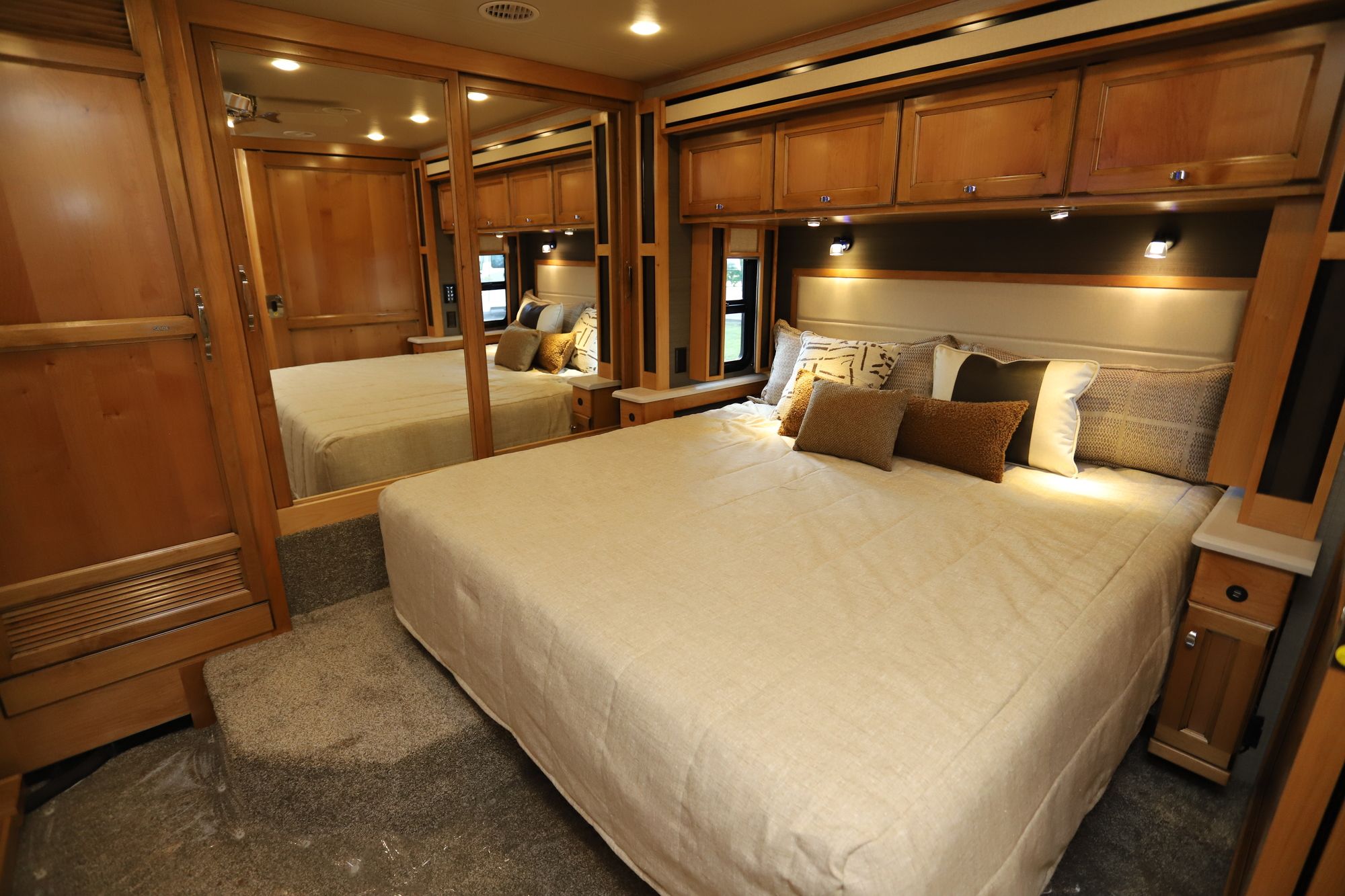 New 2021 Tiffin Motor Homes Allegro Red 33AA Class A  For Sale