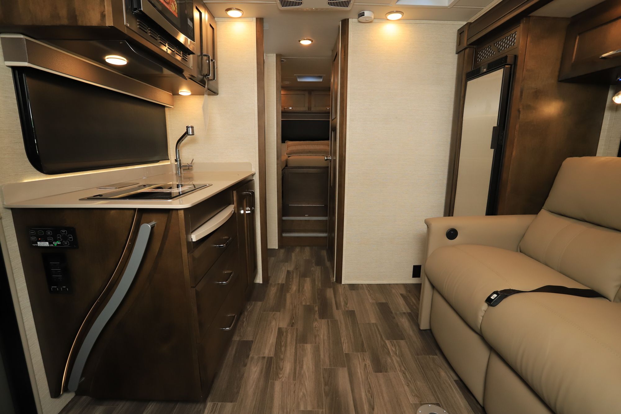 New 2021 Tiffin Motor Homes Wayfarer 25LW Class C  For Sale