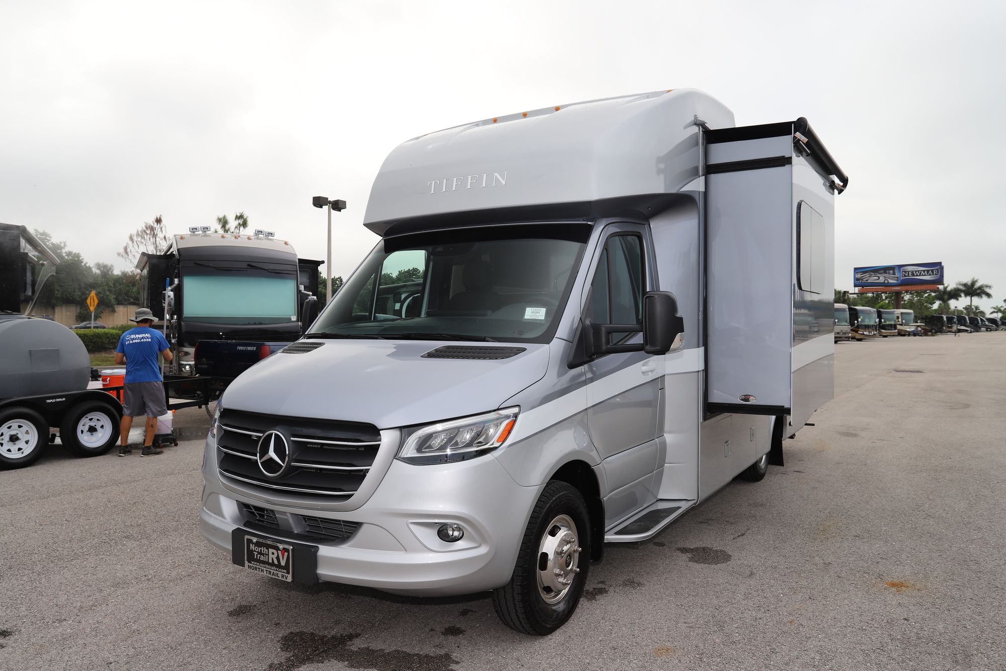 New 2021 Tiffin Motor Homes Wayfarer 25LW Class C  For Sale