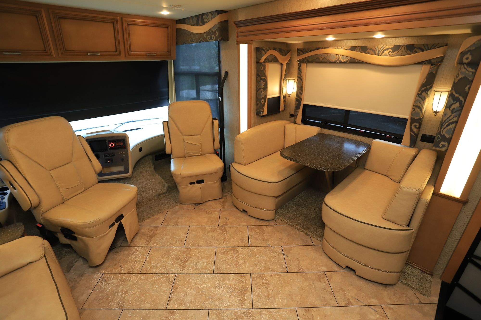 Used 2016 Newmar Canyon Star 3712 Class A  For Sale