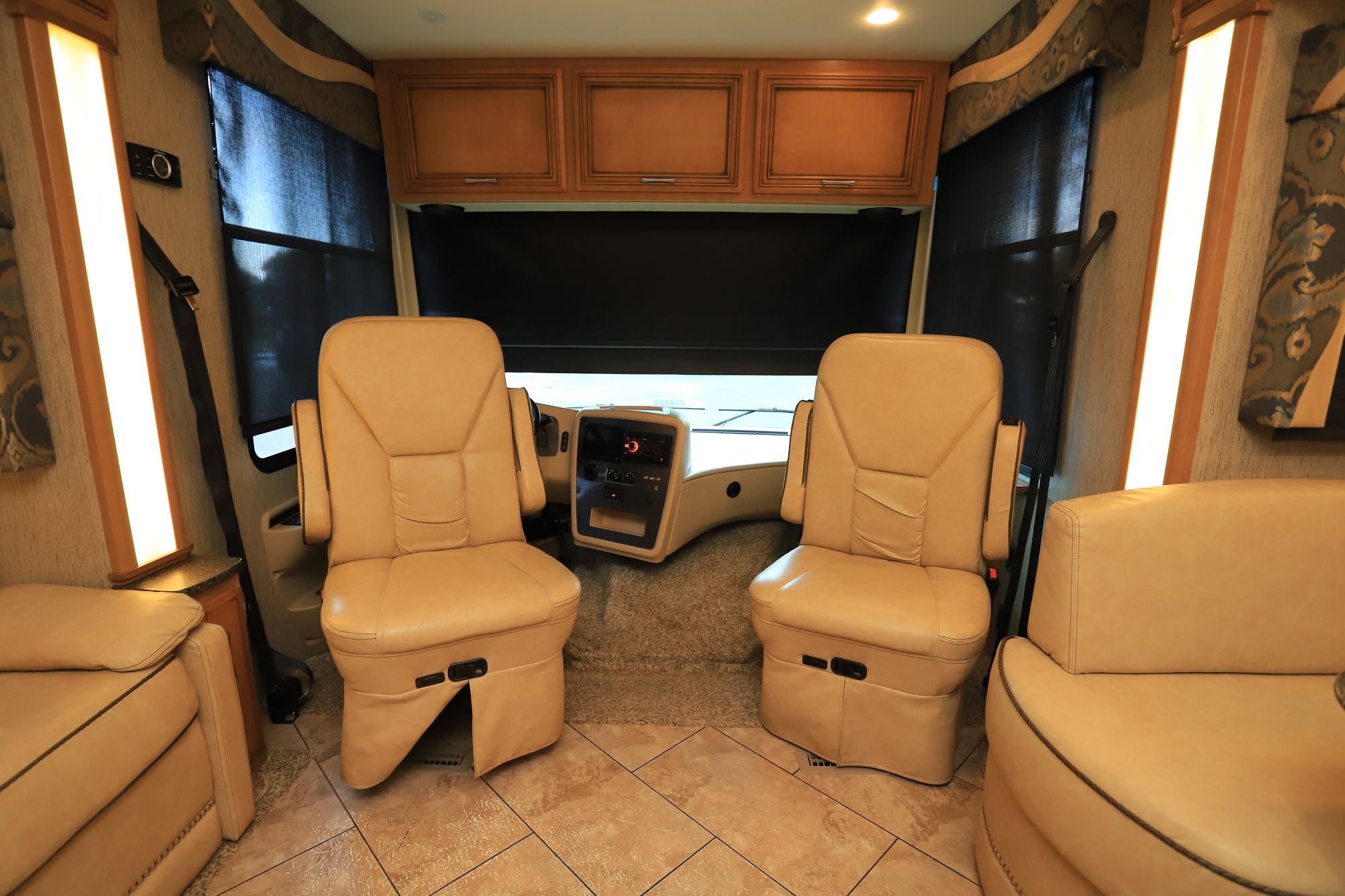 Used 2016 Newmar Canyon Star 3712 Class A  For Sale