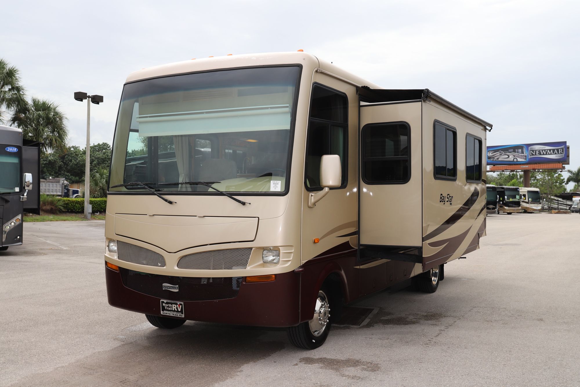 Used 2009 Newmar Bay Star 2901 Class A  For Sale