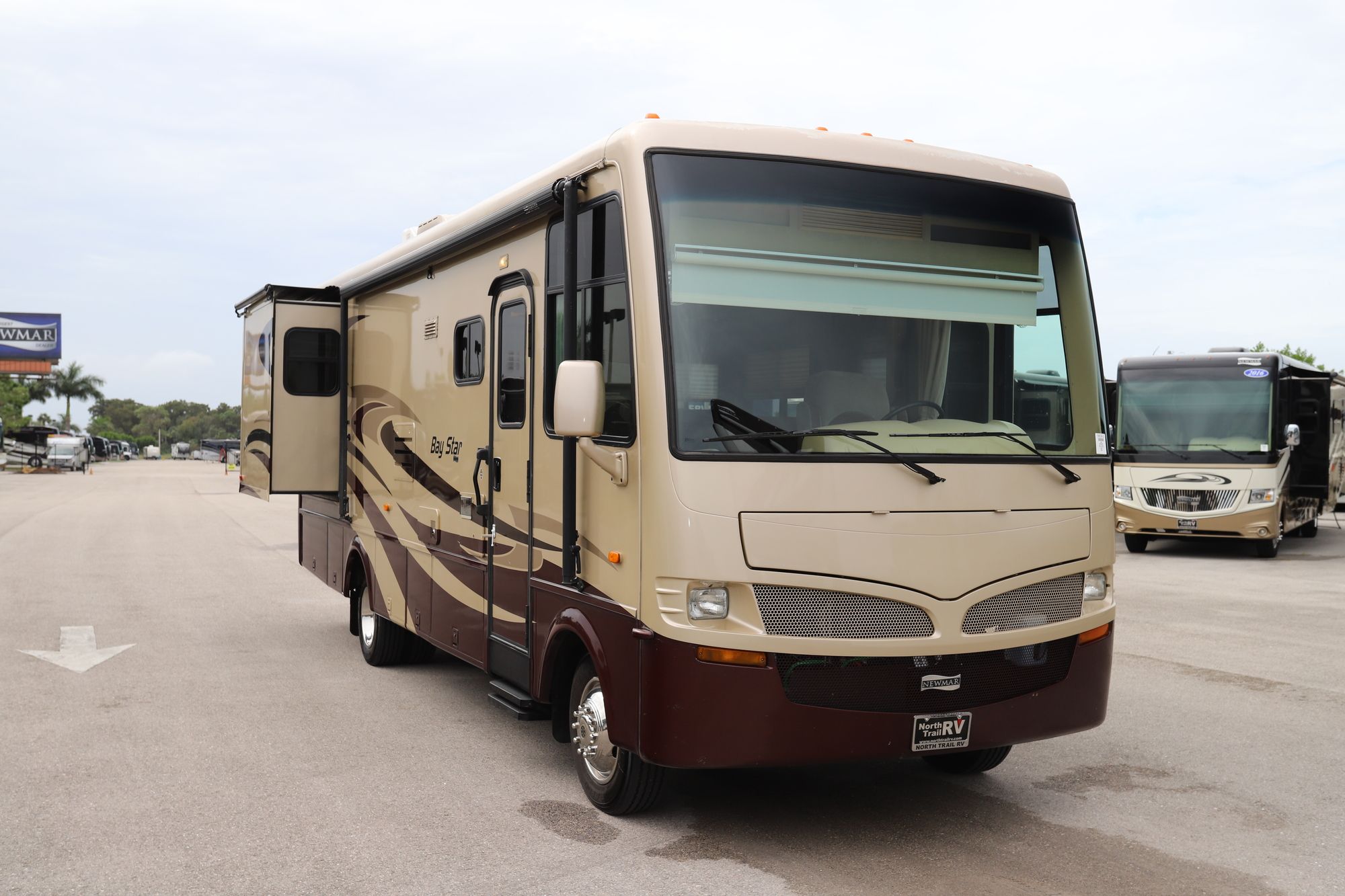 Used 2009 Newmar Bay Star 2901 Class A  For Sale