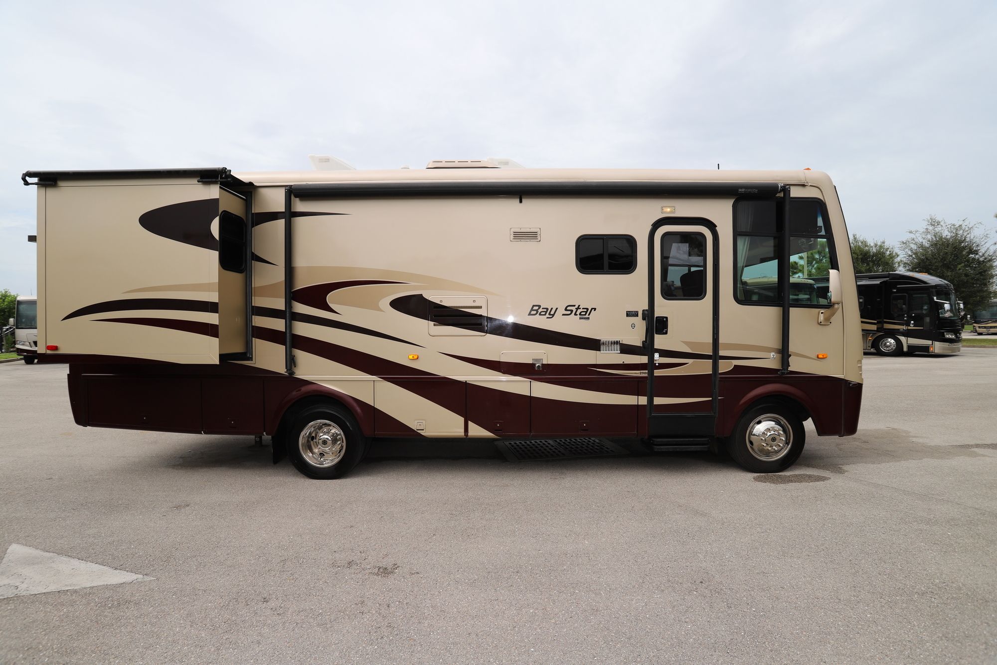 Used 2009 Newmar Bay Star 2901 Class A  For Sale