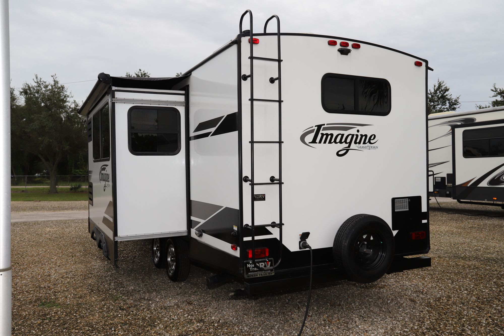 Used 2019 Grand Design Imagine 2150RB Travel Trailer  For Sale