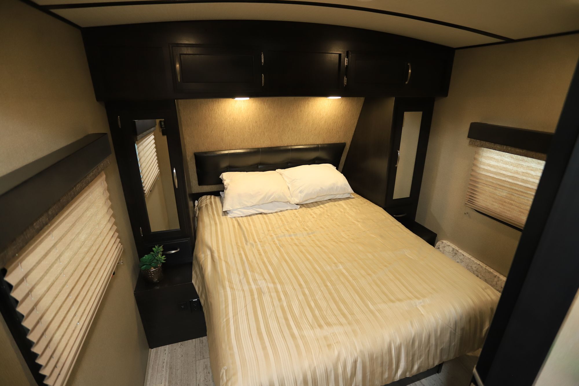 Used 2019 Grand Design Imagine 2150RB Travel Trailer  For Sale