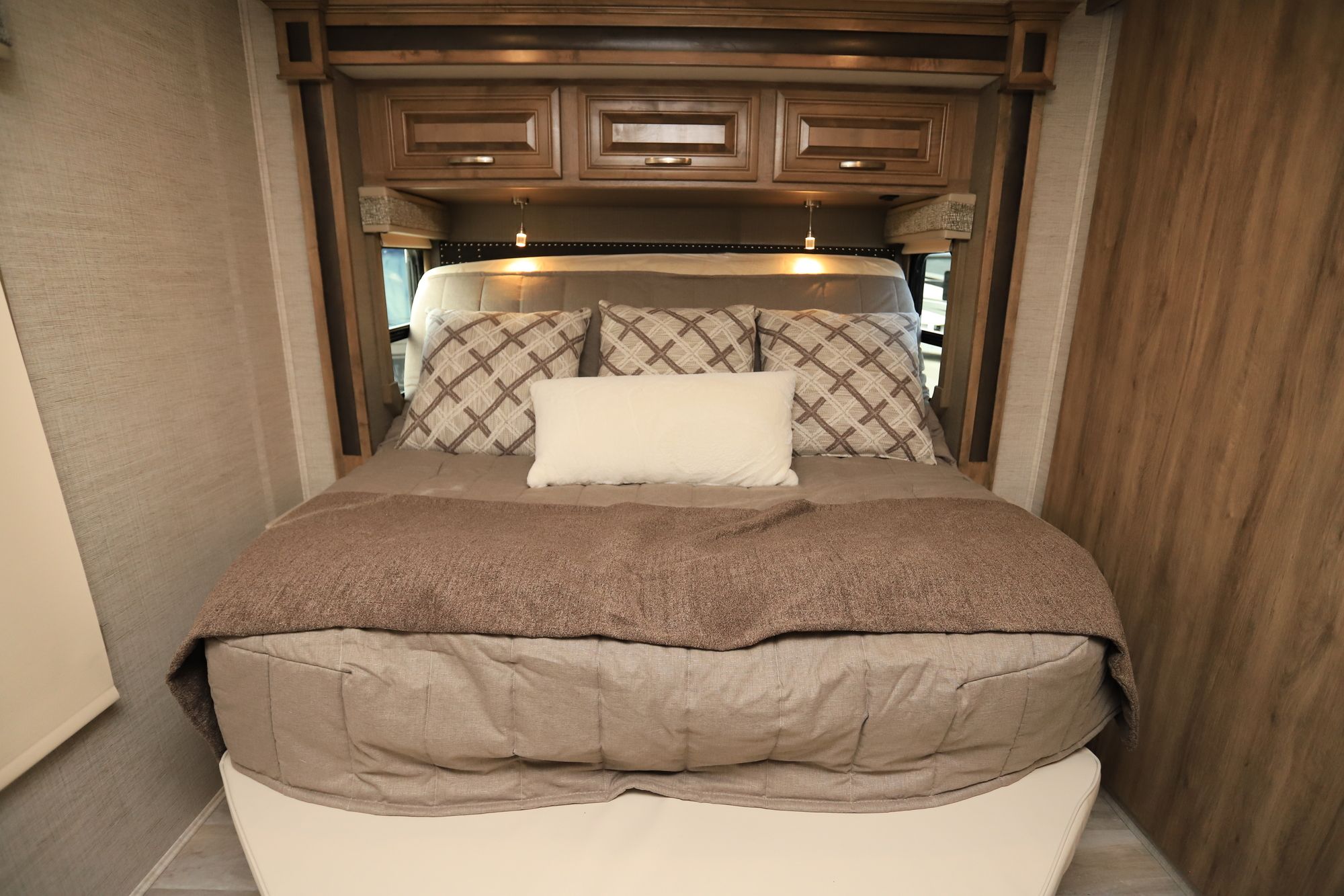 New 2021 Jayco Seneca 37L Super C  For Sale